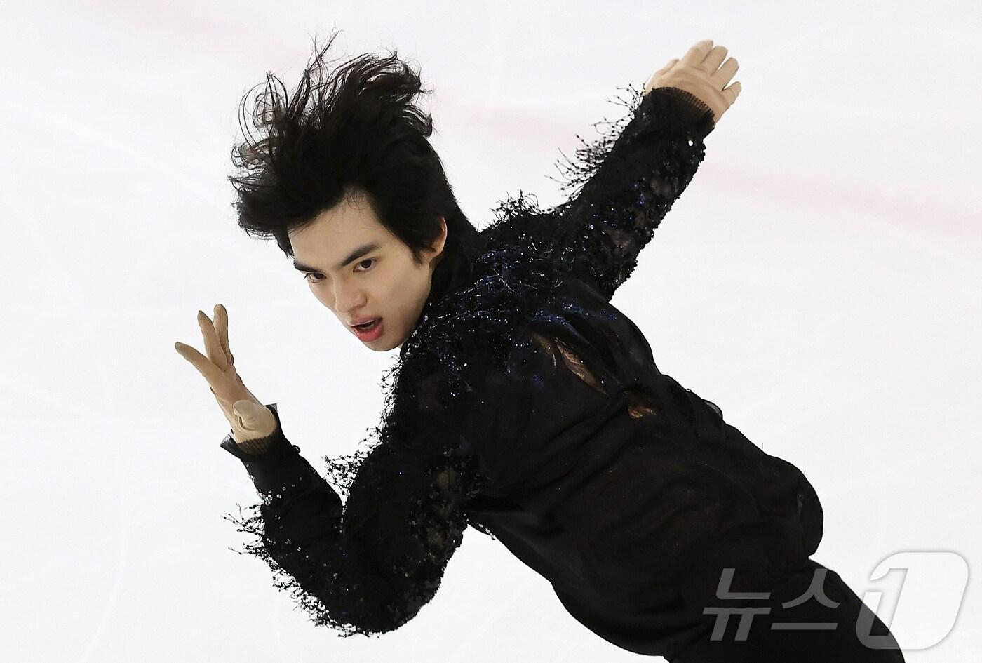 차준환&#40;서울시청&#41;이 29일 서울 양천구 목동아이스링크에서 열린 2025 KB금융 전국남녀 피겨스케이팅 회장배 랭킹대회 남자 시니어 쇼트프로그램에 출전해 연기를 펼치고 있다. 2025.11.29/뉴스1 ⓒ News1 김진환 기자