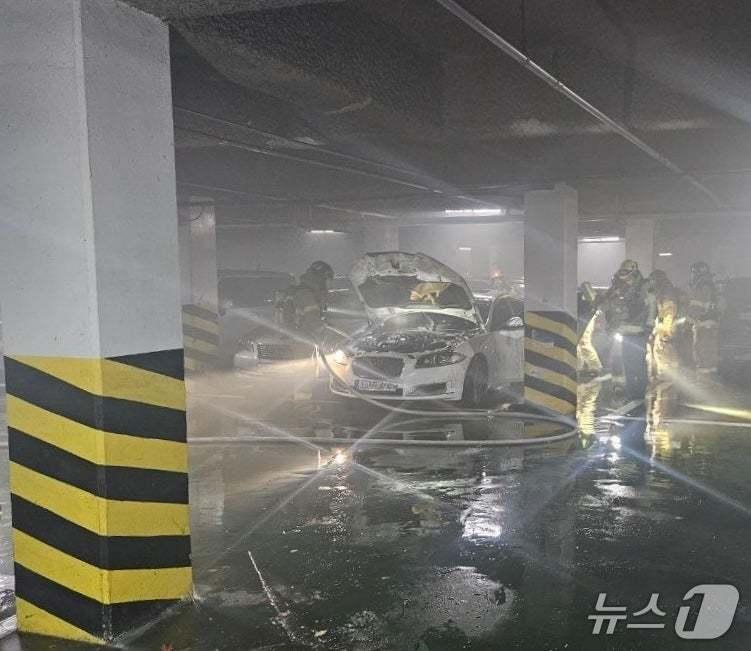 본문 이미지 - 화재 현장. &#40;경기도소방재난본부 제공. 재판매 및 DB 금지&#41; 2025.11.27/뉴스1