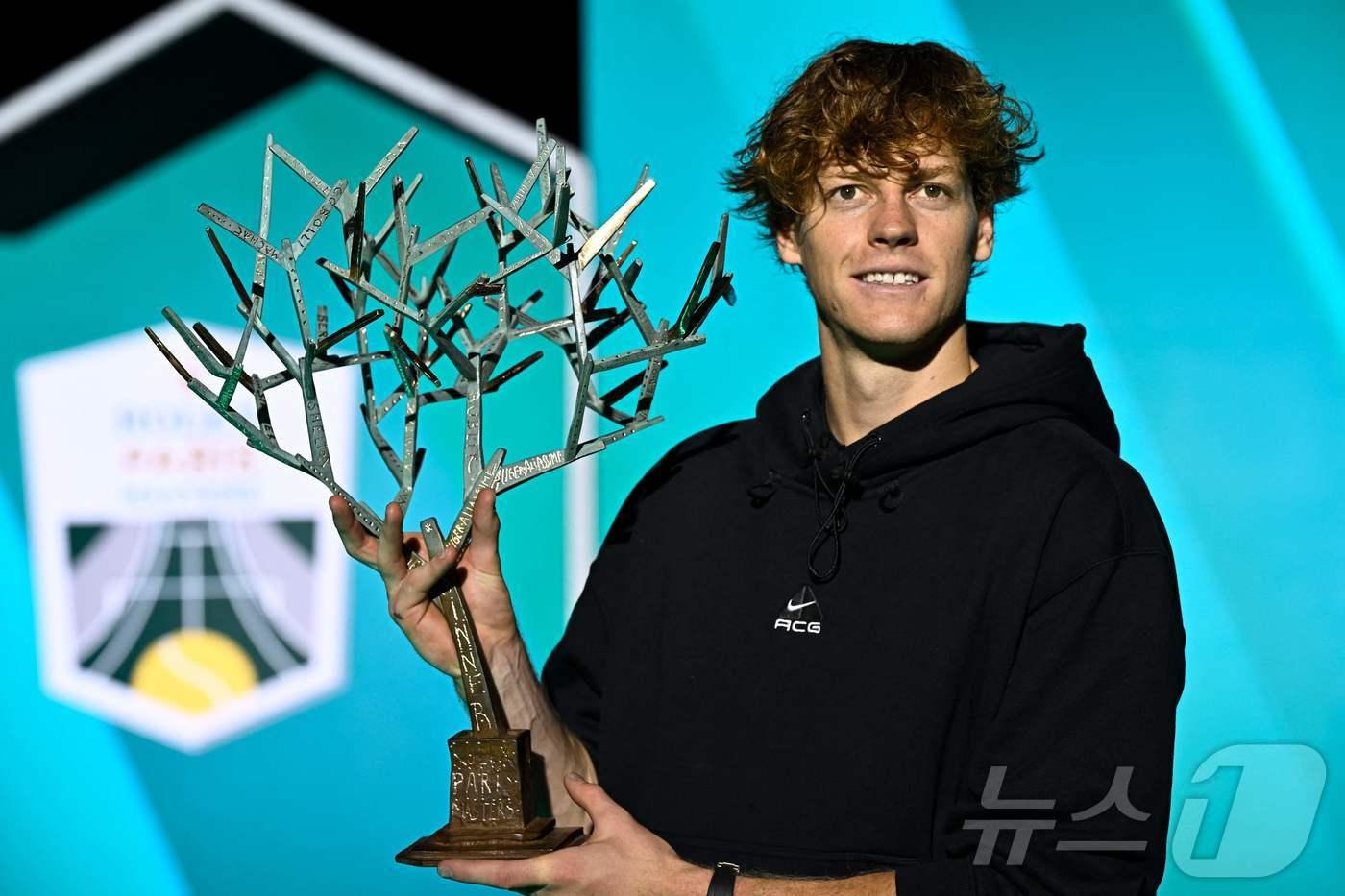 신네르가 파리 마스터스 대회에서 우승햇다.ⓒ AFP=뉴스1