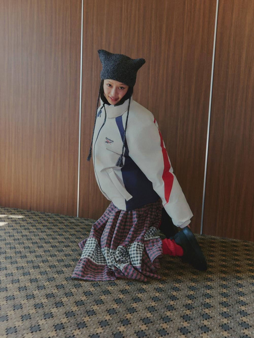 본문 이미지 - LF가 전개하는 글로벌 스포츠 브랜드 리복(Reebok)이 Z세대 인플루언서 서지수와 함께 한 FW 시즌 '프리미어 패딩 컬렉션'의 겨울 캠페인을 3일 공개했다.(리복제공)