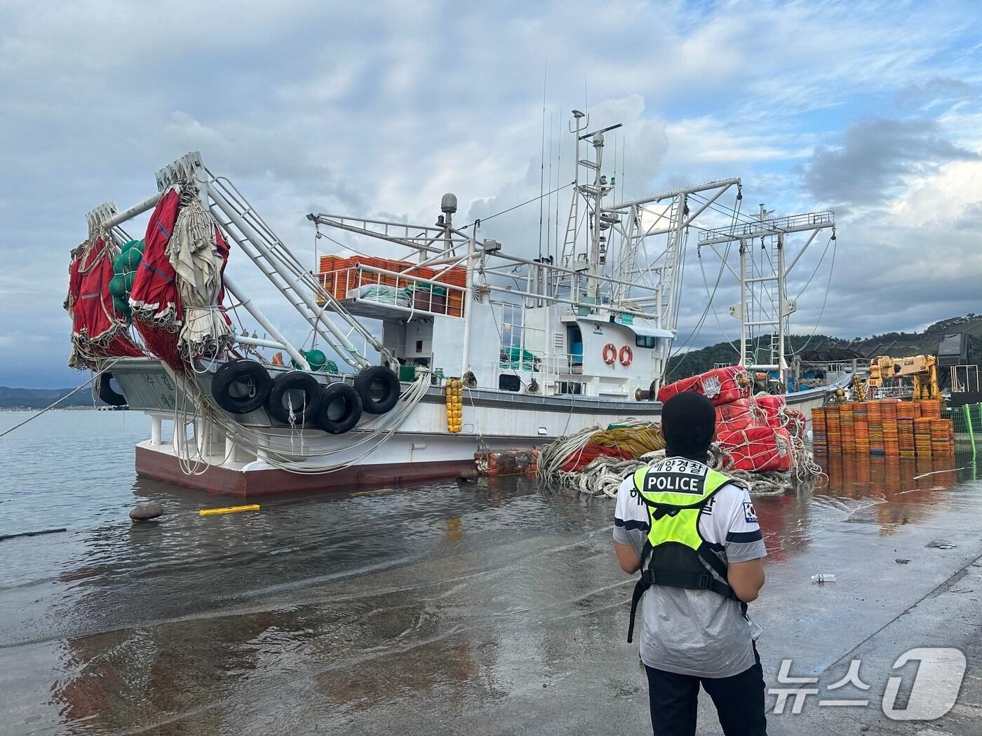 본문 이미지 - 보령해경이 안전순찰을 하고 있다.(보령해경 제공. 재판매 및 DB금지)/뉴스1