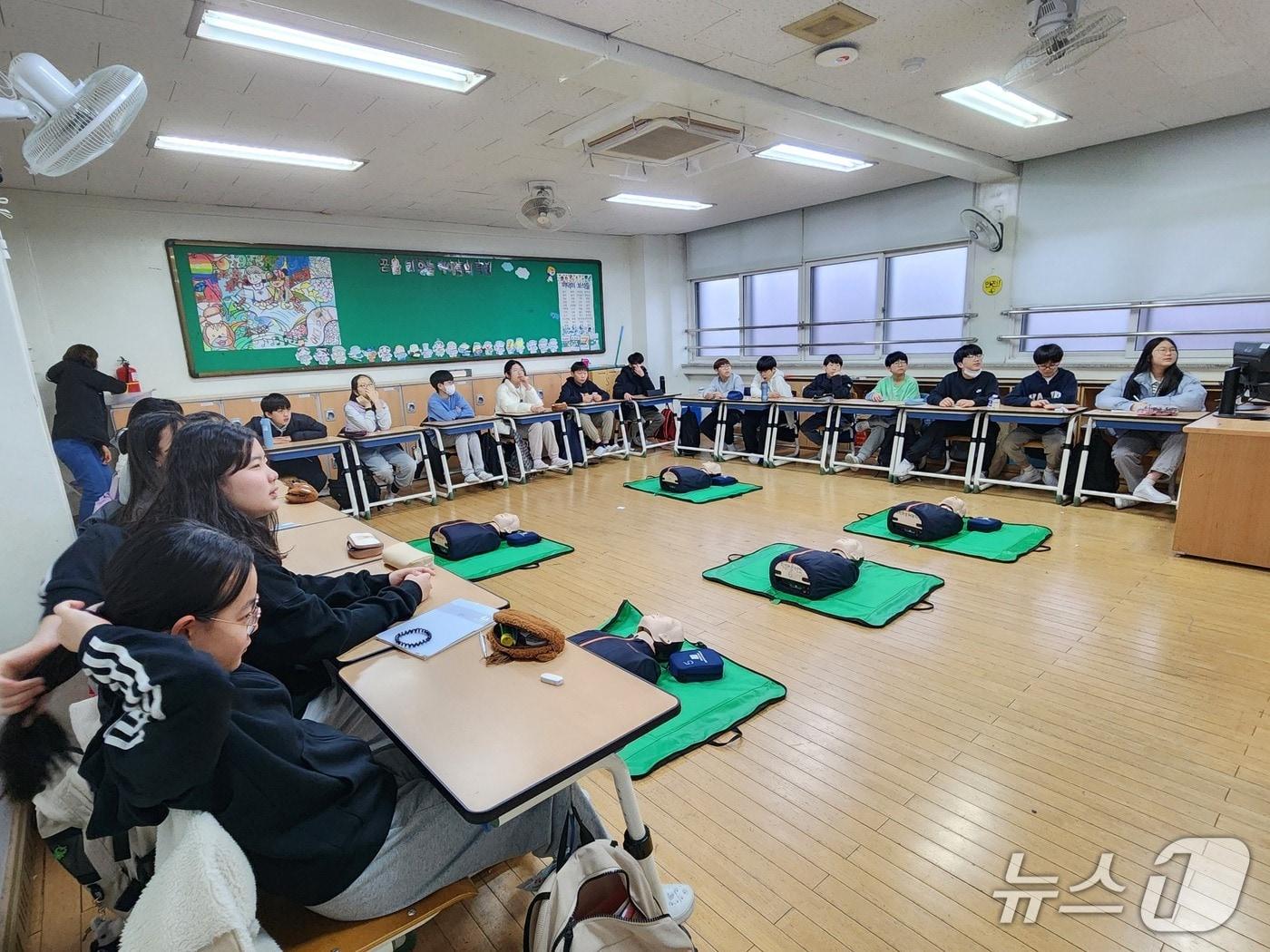 본문 이미지 - 대전학생해양수련원 안전교육&#40;대전시교육청 제공&#41; /뉴스1