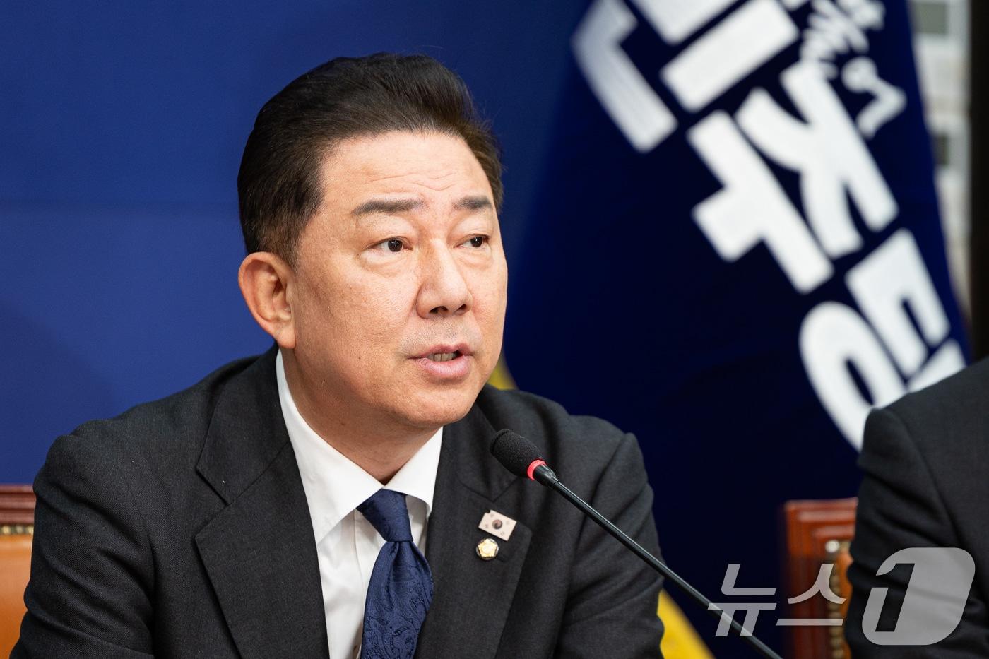 김병기 더불어민주당 원내대표가 3일 서울 여의도 국회에서 열린 최고위원회의에서 모두 발언을 하고 있다. 2025.11.3/뉴스1 ⓒ News1 유승관 기자