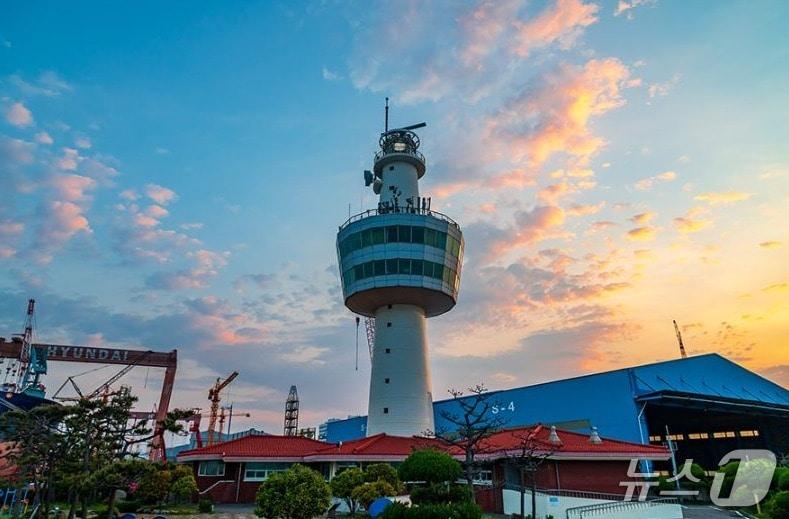 본문 이미지 - 울산 동구에 위치한 화암추등대.&#40;울산지방해양수산청 제공. 재판매 및 DB금지&#41;/뉴스1