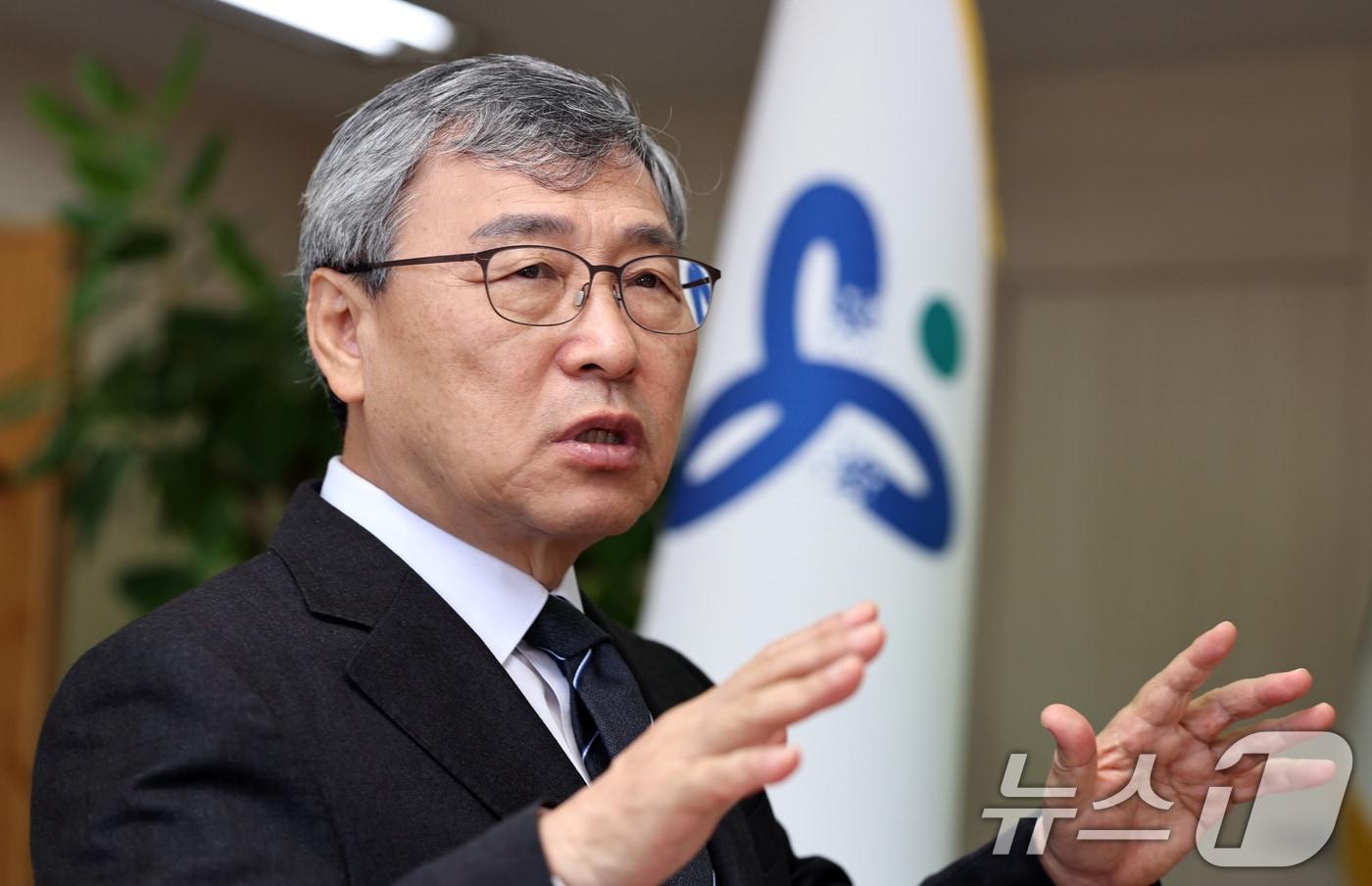 정근식 서울시교육감이 3일 서울 종로구 서울시교육청에서 취임 1주년을 맞아 뉴스1과 인터뷰하고 있다. 2025.11.3/뉴스1 ⓒ News1 구윤성 기자