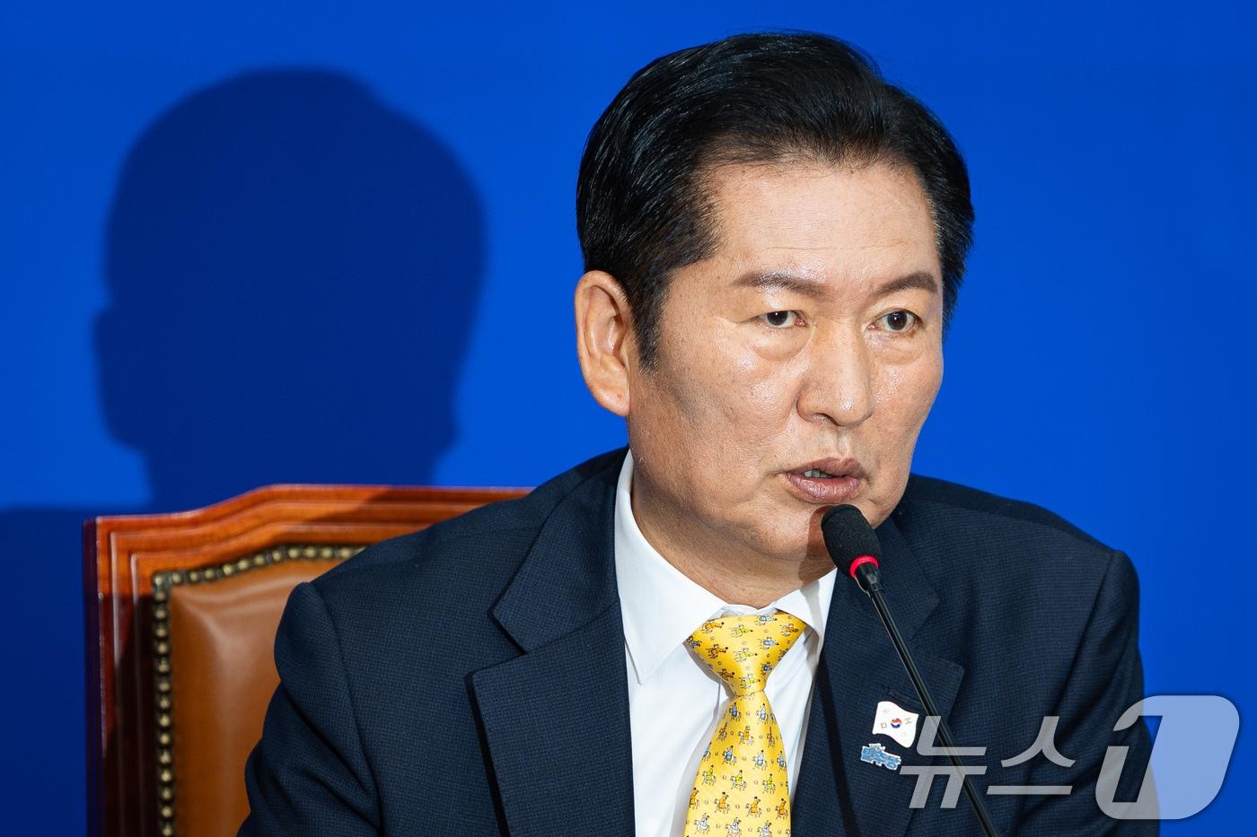 정청래 더불어민주당 대표가 3일 서울 여의도 국회에서 열린 사법불신 극복·사법행정 정상화 TF 출범식에서 모두 발언을 하고 있다. 2025.11.3/뉴스1 ⓒ News1 유승관 기자