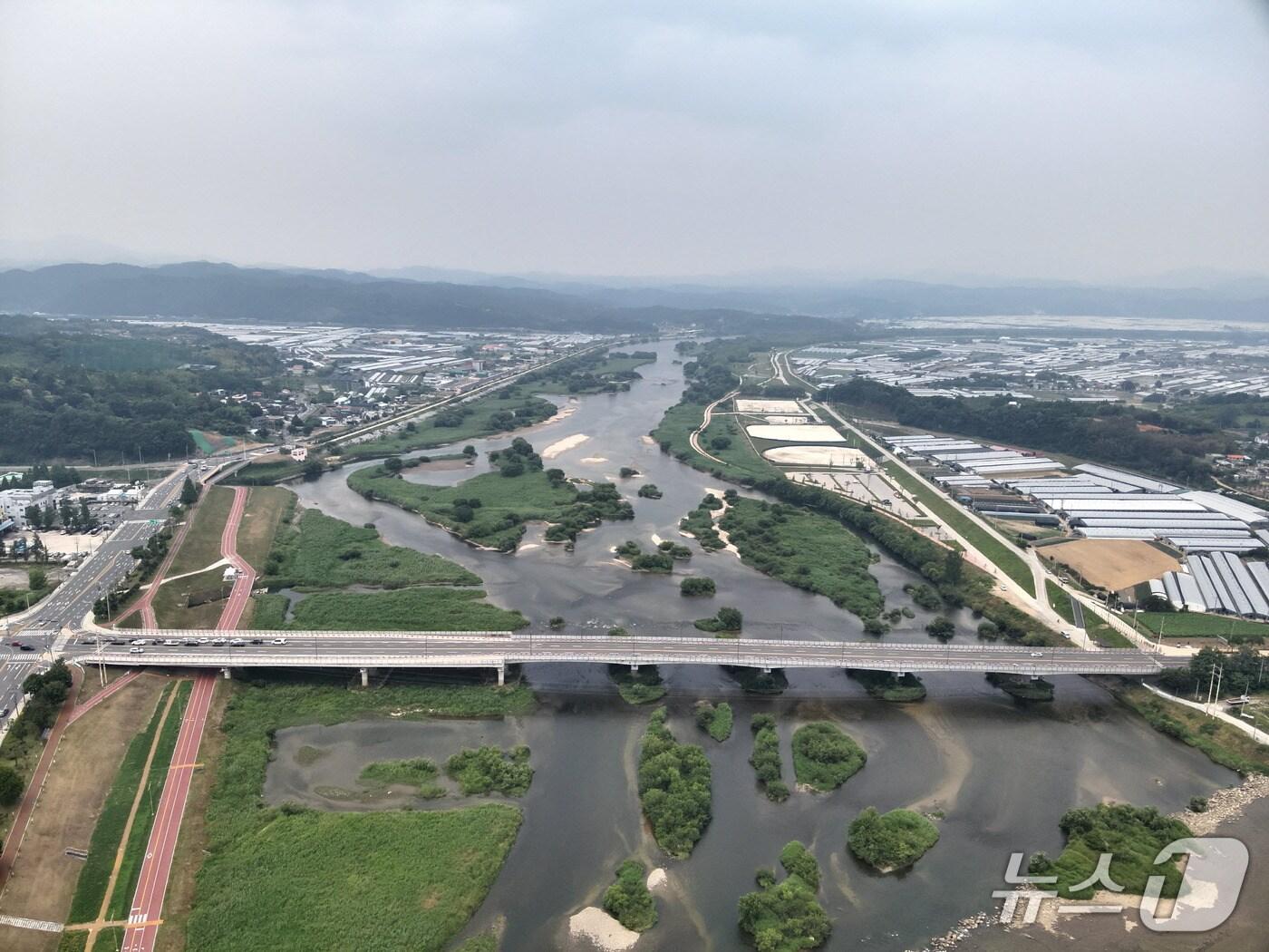 본문 이미지 - 진주 남강 전경&#40;진주시 제공. 재판매 및 DB금지&#41;.