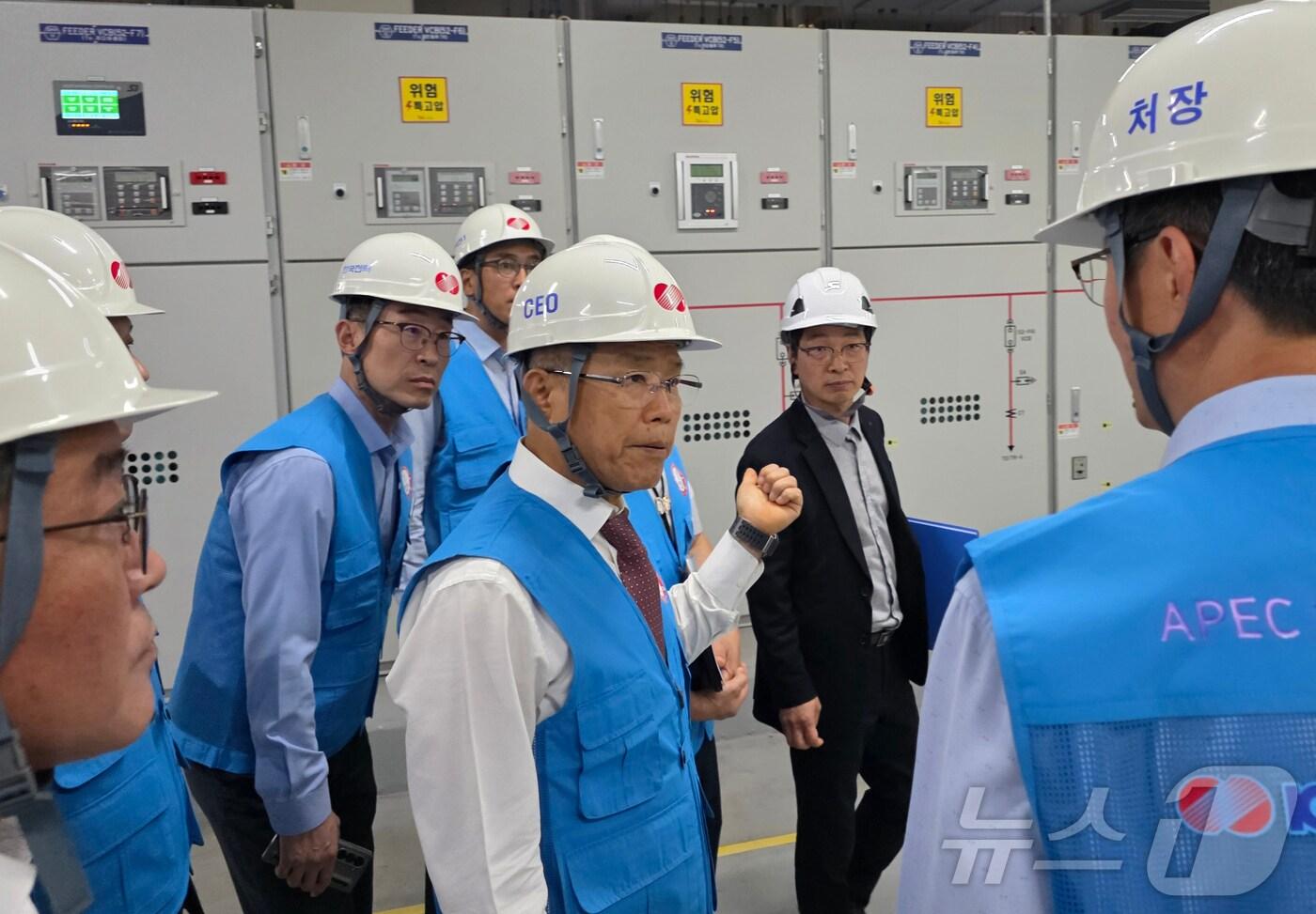 김동철 한전 사장이 APEC 정상회의 관련 전력설비 현장을 점검하고 있다.(한전 제공, 재배포 및 DB 금지)2025.11.3/뉴스1