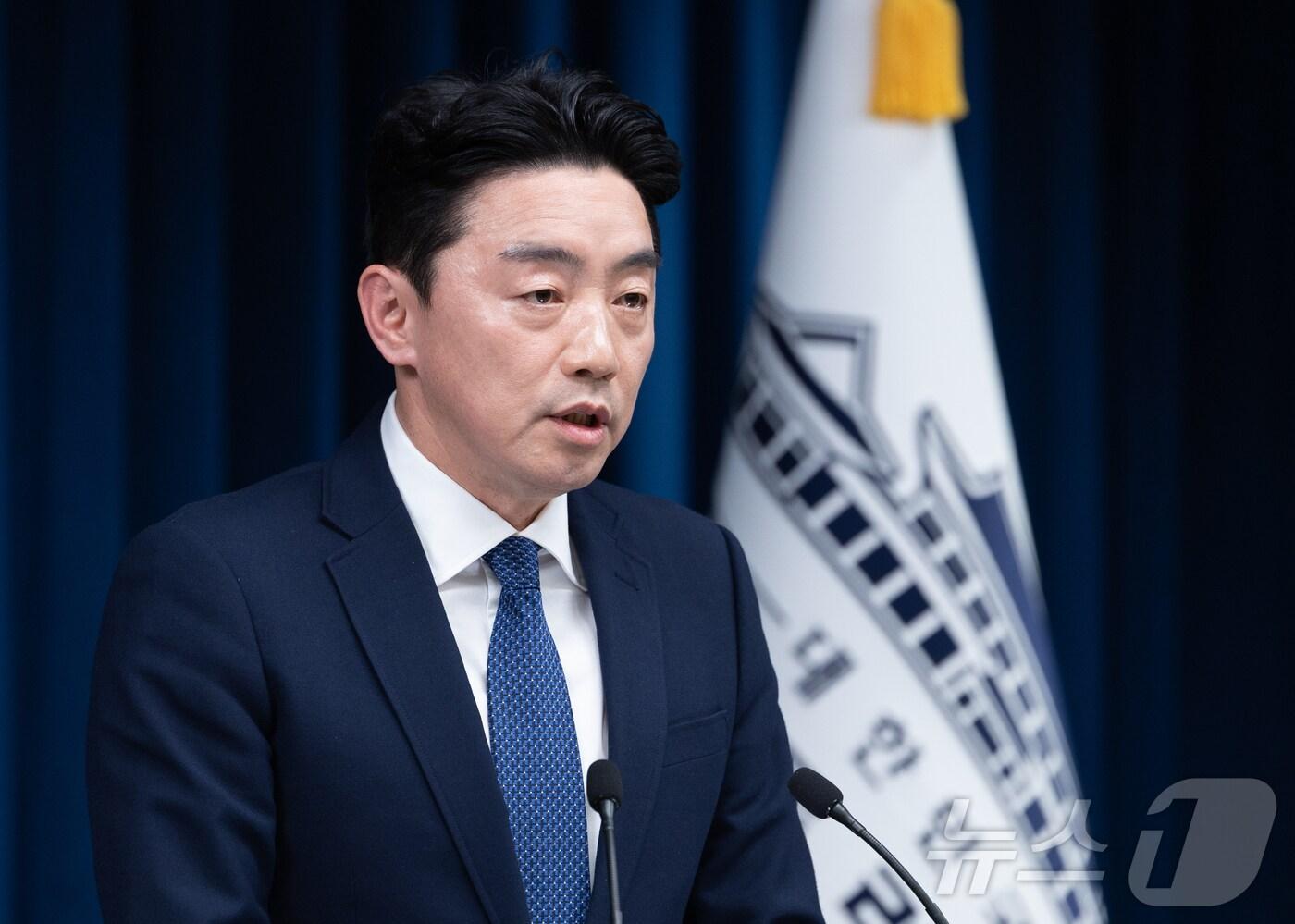 강훈식 대통령 비서실장이 3일 서울 용산 대통령실 청사에서 현안 관련 브리핑을 하고 있다. 2025.11.3/뉴스1 ⓒ News1 이재명 기자