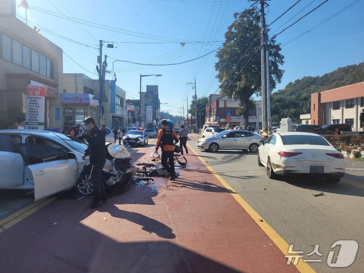 본문 이미지 - 사고 현장 모습.&#40;전북소방 제공. 재판매 및 DB 금지&#41;