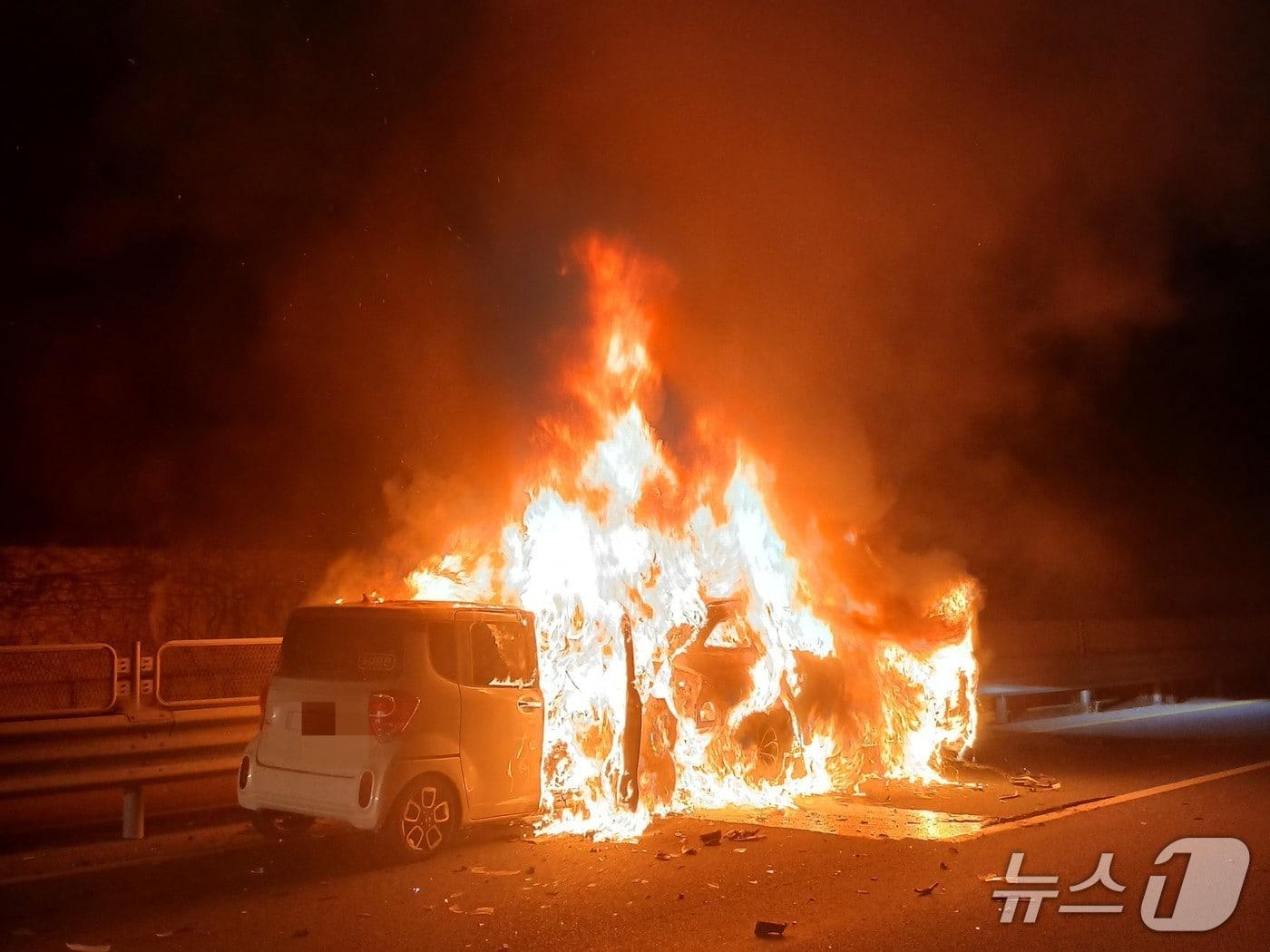 본문 이미지 - 사고 현장 모습.&#40;전북 소방 제공. 재판매 및 DB 금지&#41;