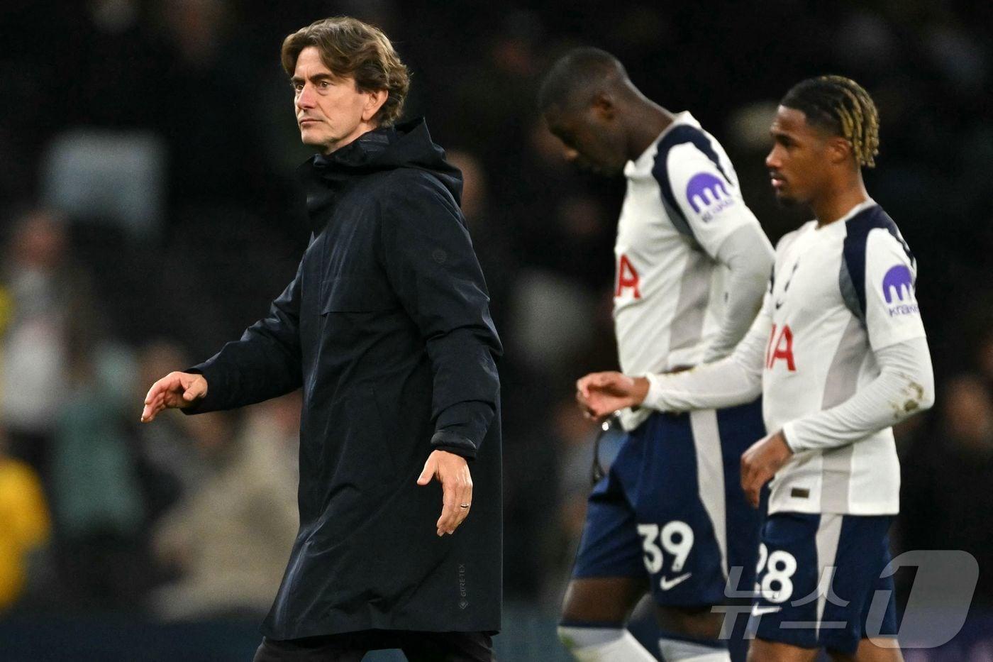 토트넘 홋스퍼는 30일&#40;한국시간&#41; 열린 2025-26 EPL 13라운드 풀럼과 홈 경기에서 1-2로 졌다. ⓒ AFP=뉴스1