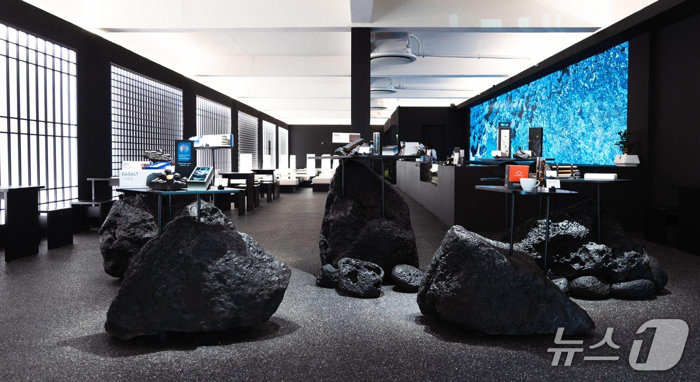 제주시 이도일동에 있는 카페 '제주바솔트' 내부.(제주관광공사 제공, 재판매 및 DB 금지)