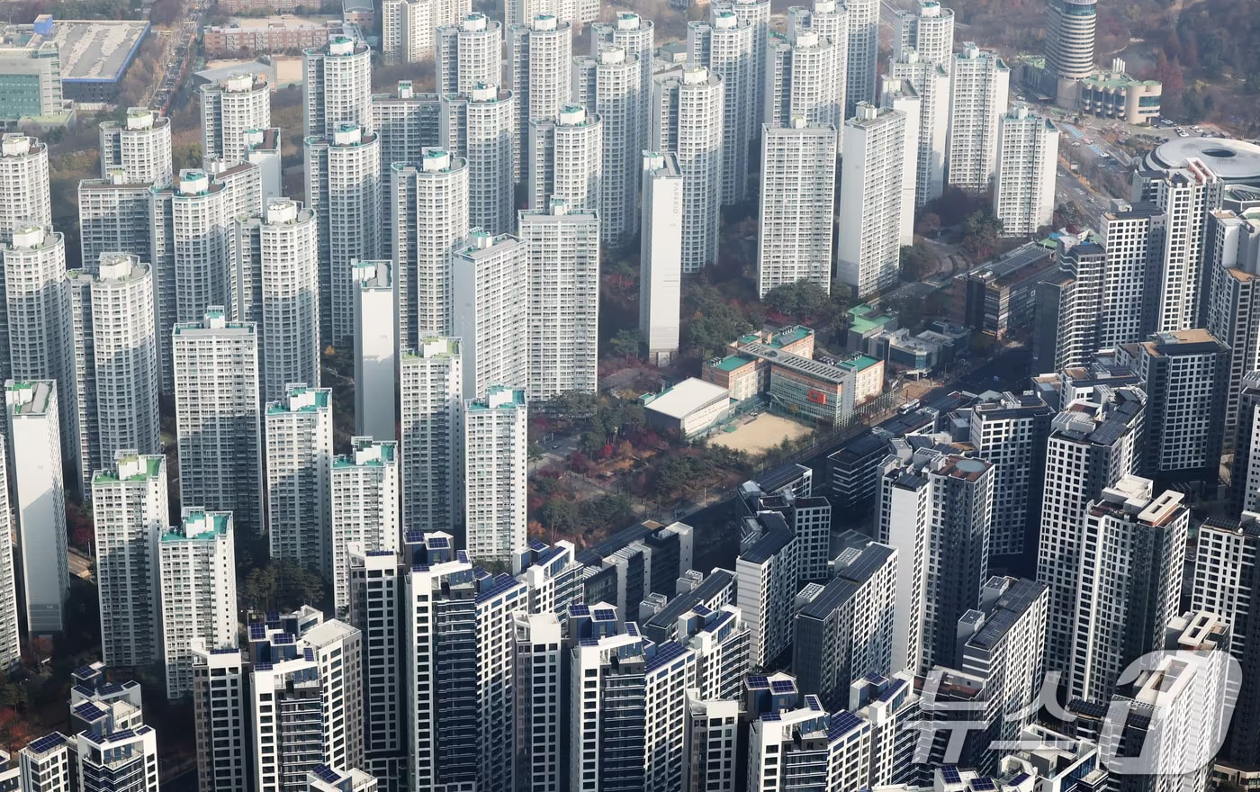 서울 송파구 서울스카이에서 서울의 아파트 단지가 보이고 있다. /뉴스1 ⓒ News1 장수영 기자