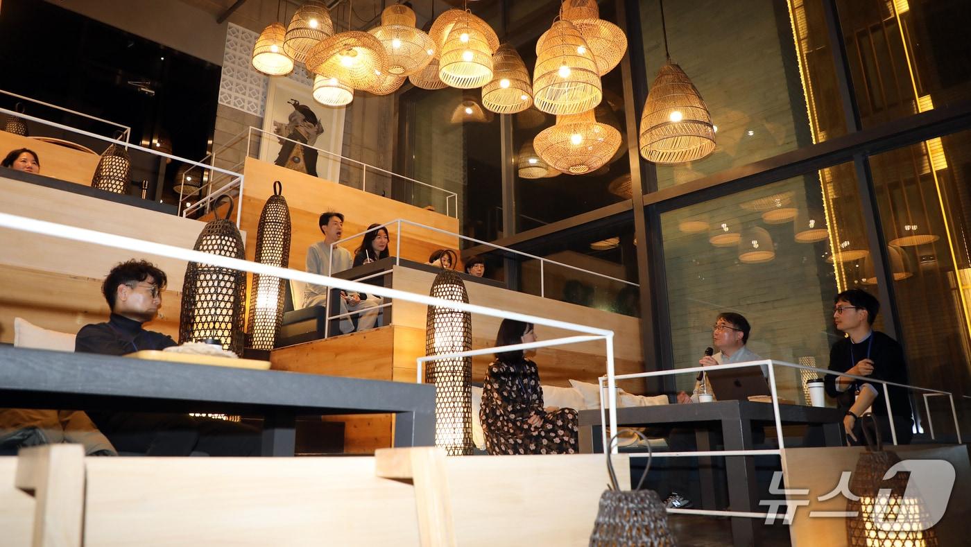 지난달 29일 제주 서귀포시 대정읍 트로피컬 하이드 어웨이 호텔에서 진행된 '제주 오티움 투어 : 스타라이트(Jeju Otium Tour : Starlight) 현장.2025.11.29./뉴스1 ⓒ News1 오미란 기자