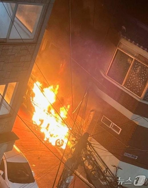본문 이미지 - 화재 현장. &#40;경기도소방재난본부 제공. 재판매 및 DB 금지&#41; 2025.11.4/뉴스1