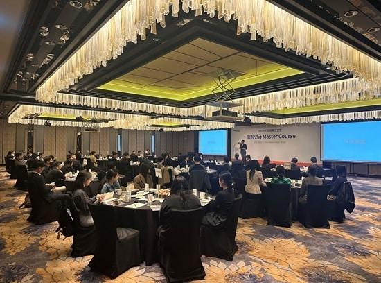 본문 이미지 - 미래에셋생명은 기업 퇴직연금 담당 임직원을 대상으로 한 '2025 퇴직연금 마스터코스'를 성황리에 마무리했다고 밝혔다.(미래에셋생명 제공)