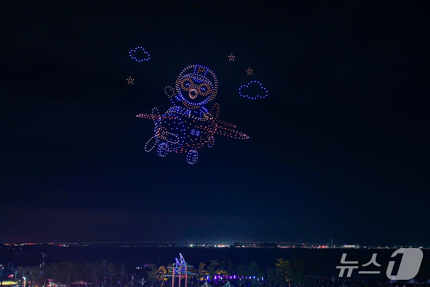 당진 삽교호 드론 라이트 쇼 모습(당진시 제공. 재판매 및 DB금지)2025.11.4/뉴스1