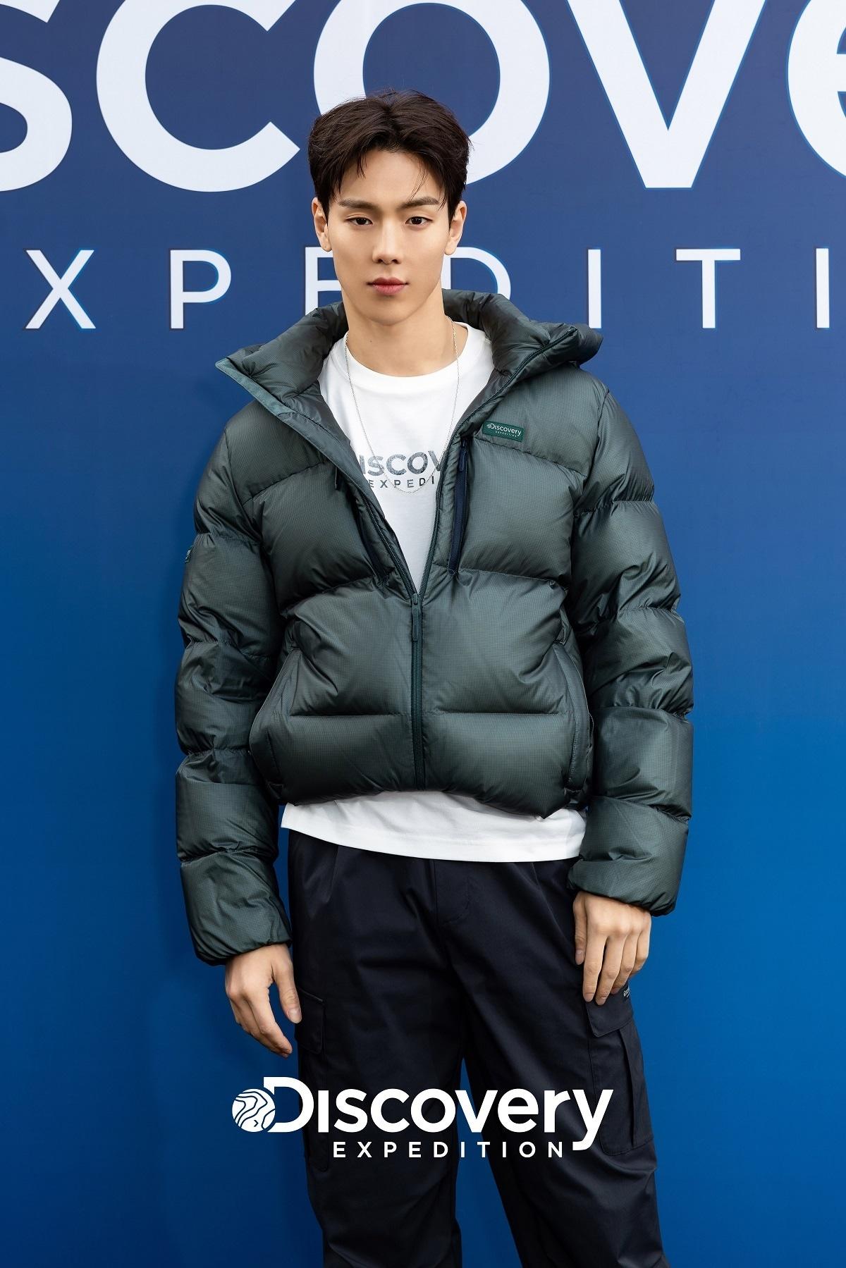 본문 이미지 - 디스커버리 익스페디션 '액티브 웰니스 레이브' 캠페인 몬스타엑스 셔누.(디스커버리제공)