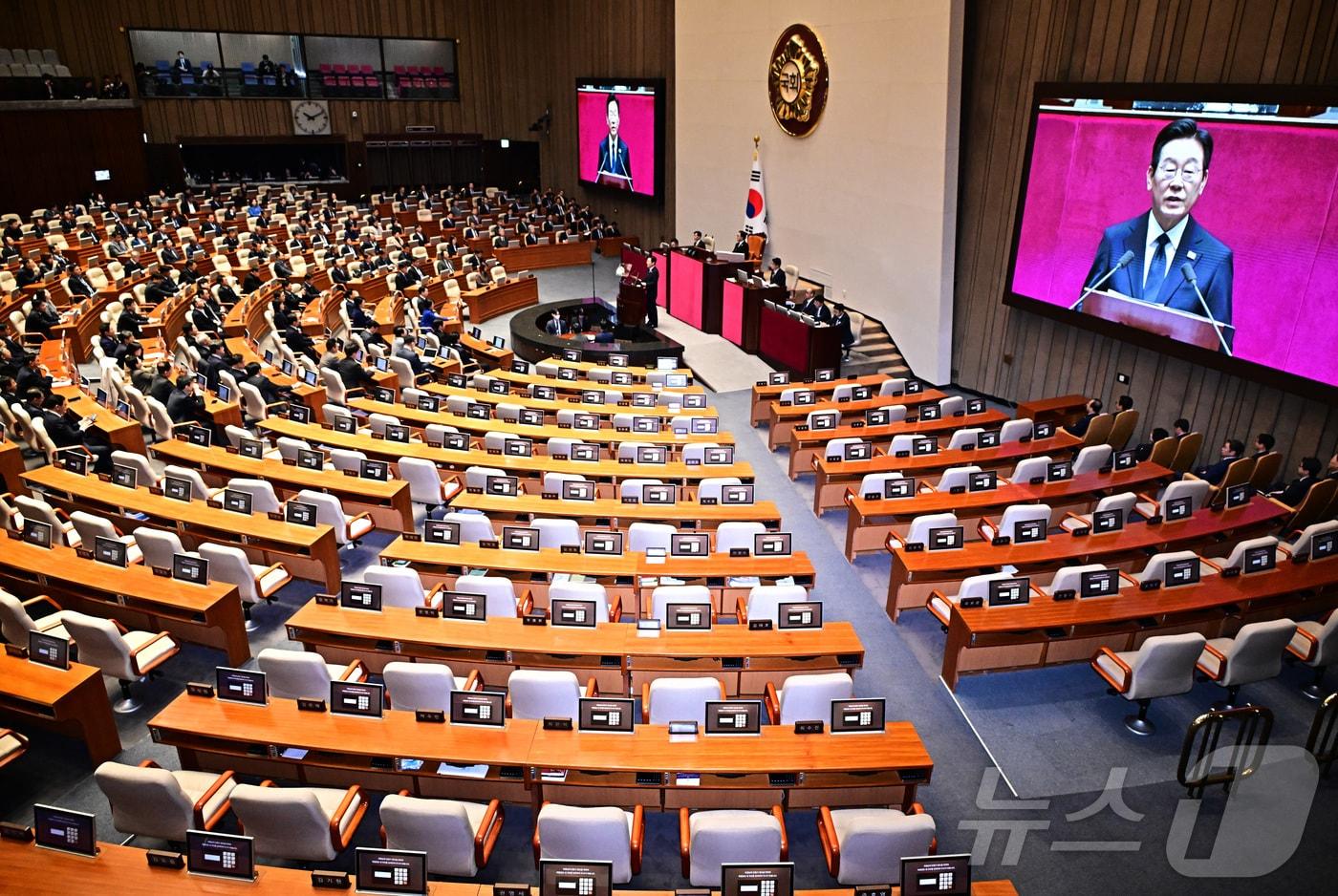 이재명 대통령이 4일 서울 여의도 국회 본회의장에서 2026년도 예산안 및 기금운용계획안에 대한 시정연설을 하고 있다. 2025.11.4/뉴스1 ⓒ News1 국회사진기자단