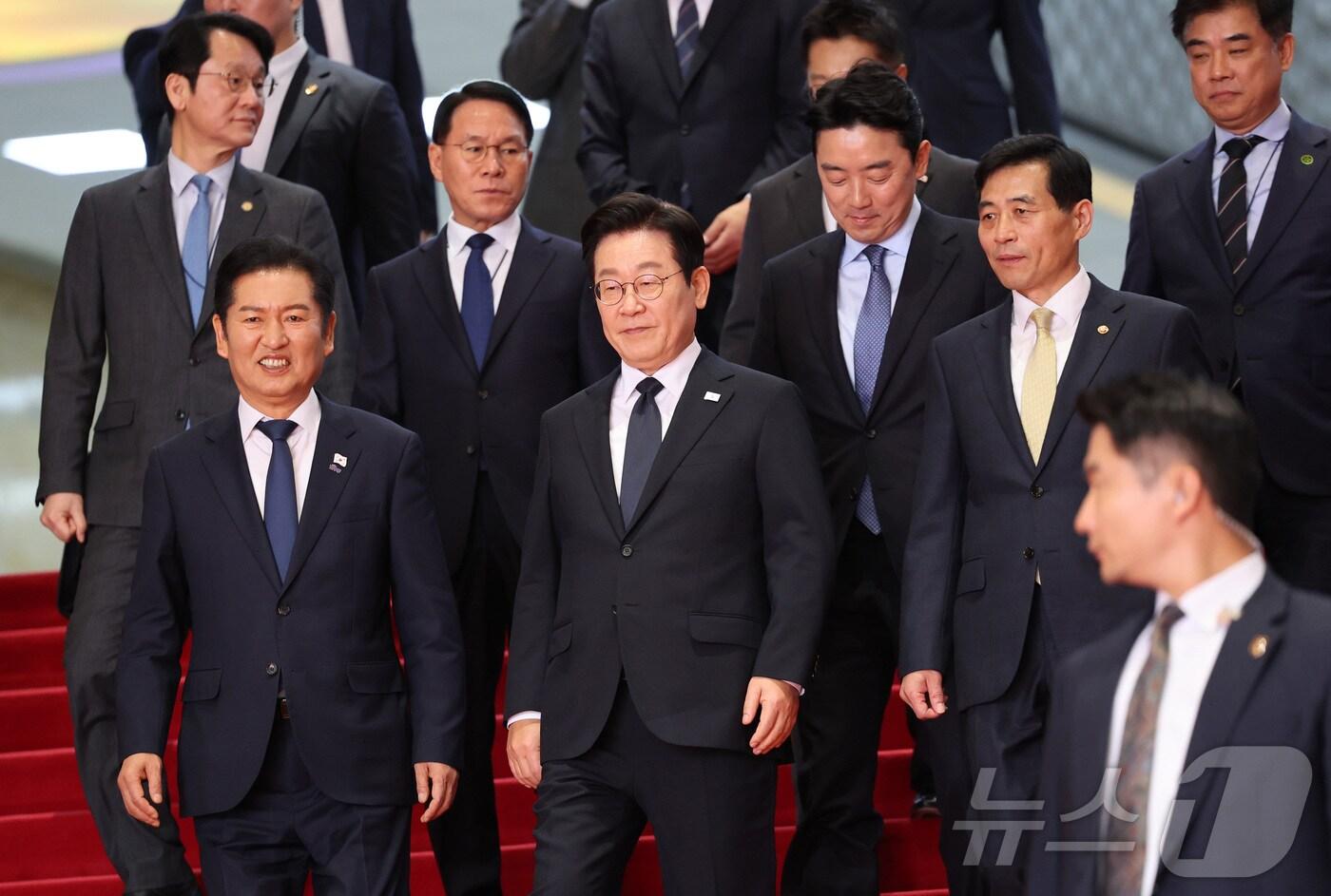 이재명 대통령이 4일 서울 여의도 국회에서 2026년도 예산안 및 기금운용계획안에 대한 시정연설을 마친 후 발걸음을 옮기고 있다. 2025.11.4/뉴스1 ⓒ News1 국회사진기자단