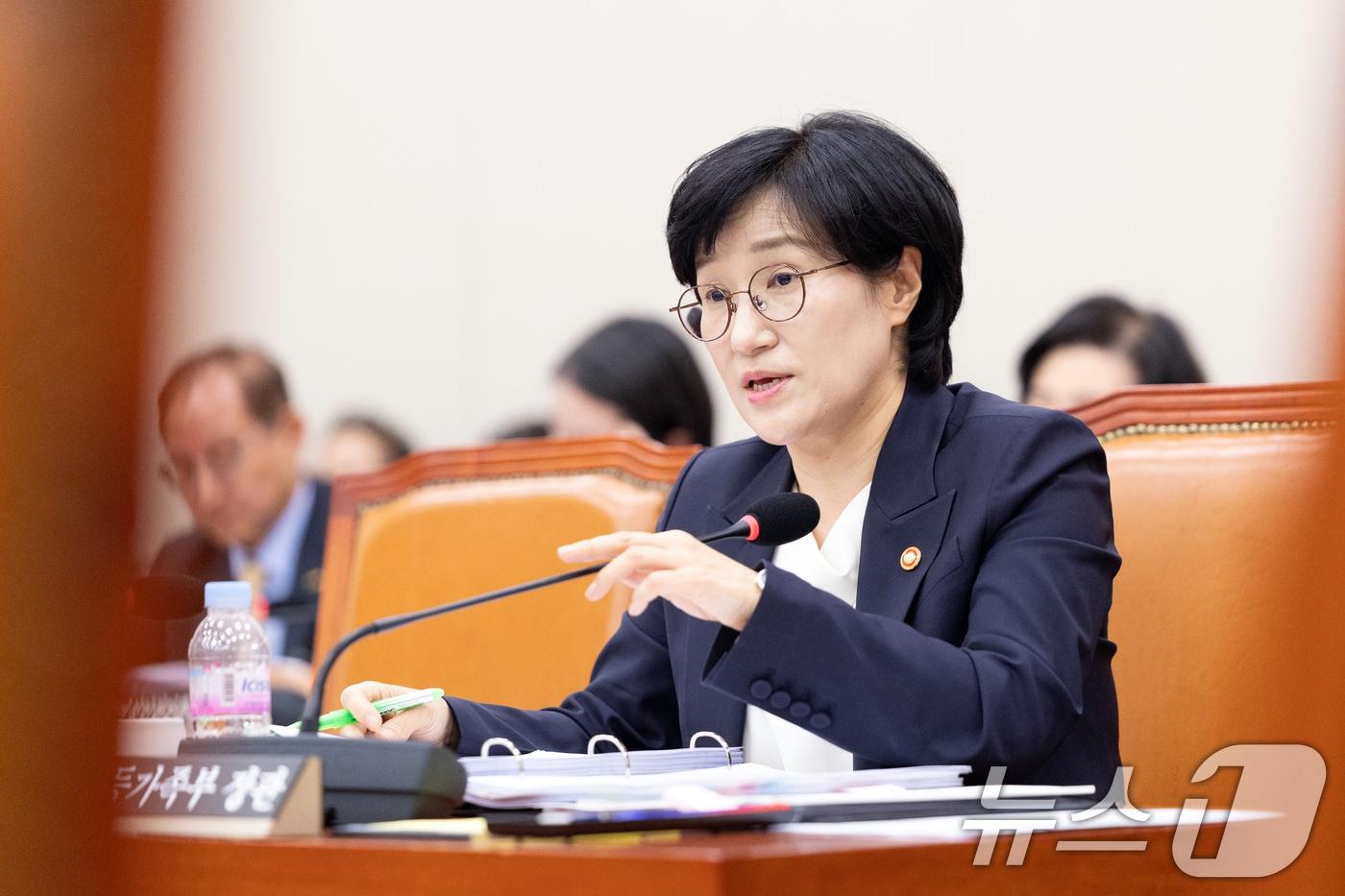 본문 이미지 - 원민경 성평등가족부 장관 2025.11.4 ⓒ 뉴스1 이승배 기자