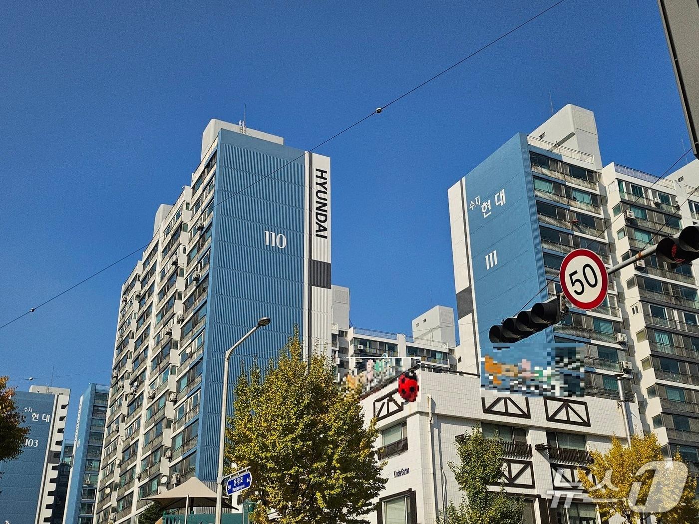 본문 이미지 -  리모델링 사업을 추진하는 용인 수지구 구축 단지 일대. 2025. 11. 04. 오현주 기자  