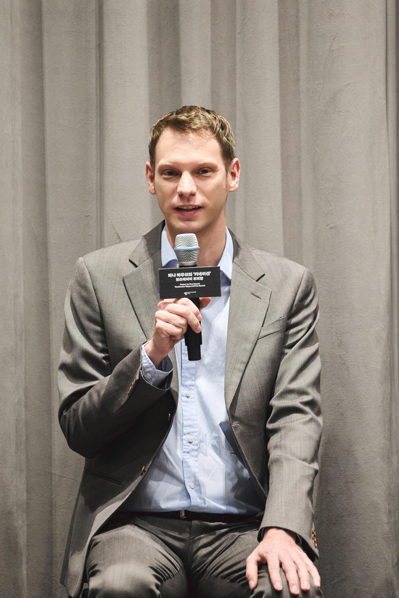 본문 이미지 - 탄츠테아터 부퍼탈의 예술감독 다니엘 지크하우스&#40;LG아트센터 제공&#41;