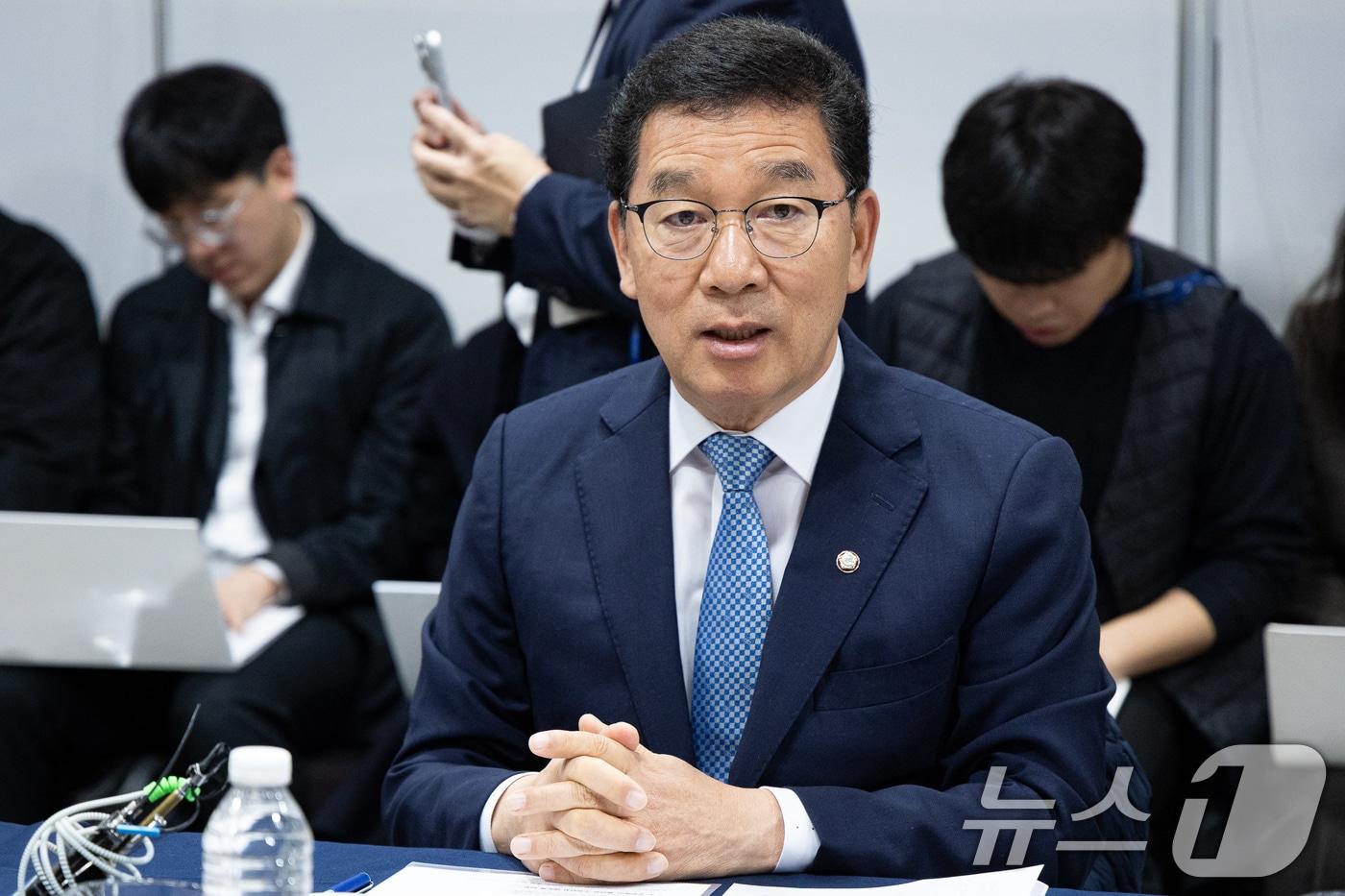 신정훈 더불어민주당 국회의원. 2025.11.5/뉴스1 ⓒ News1 유승관 기자