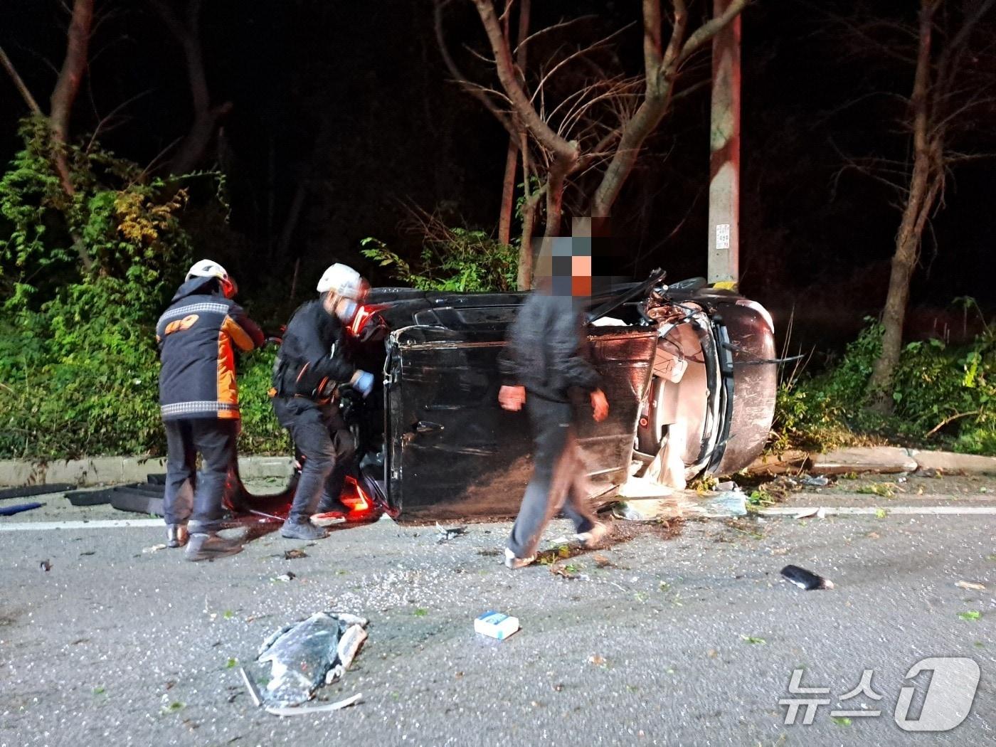 본문 이미지 - 사고 현장 모습.(전북 소방 제공. 재판매 및 DB 금지)