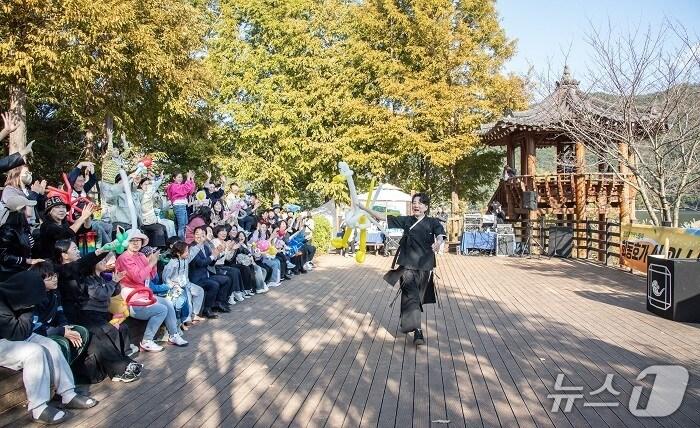본문 이미지 - 지난 1일 열린 ‘회동호가 신.이.나!’ (부산 금정구 제공. 재판매 및 DB 금지)