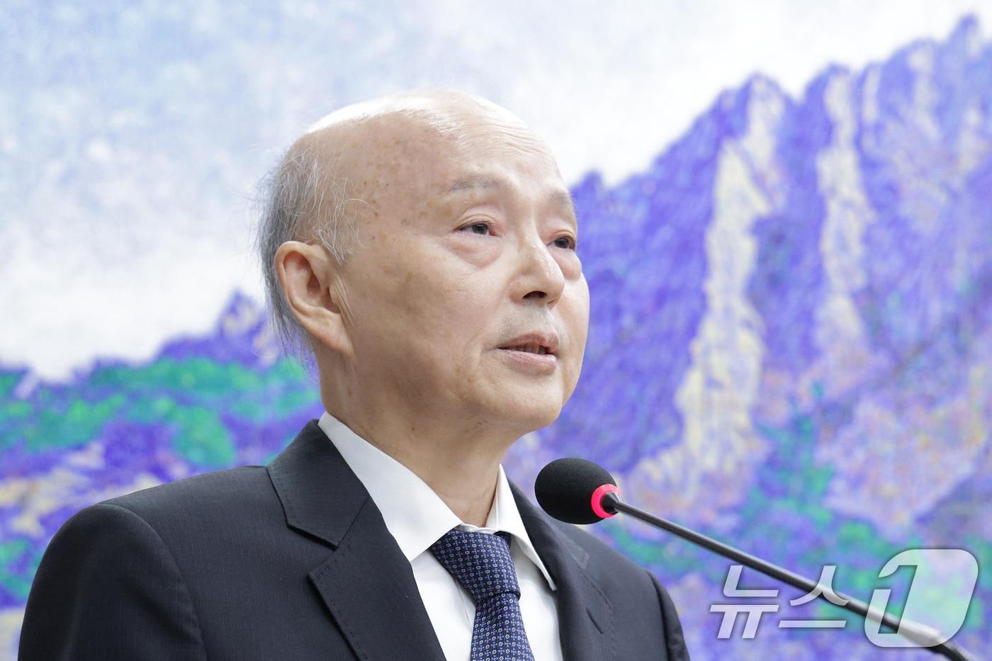 안창호 국가인권위원회 위원장이 지난 5일 서울 여의도 국회 운영위원회에서 열린 국가인권위원회에 대한 국정감사에서 업무 보고를 하고 있다. 2025.11.5/뉴스1 ⓒ News1 신웅수 기자