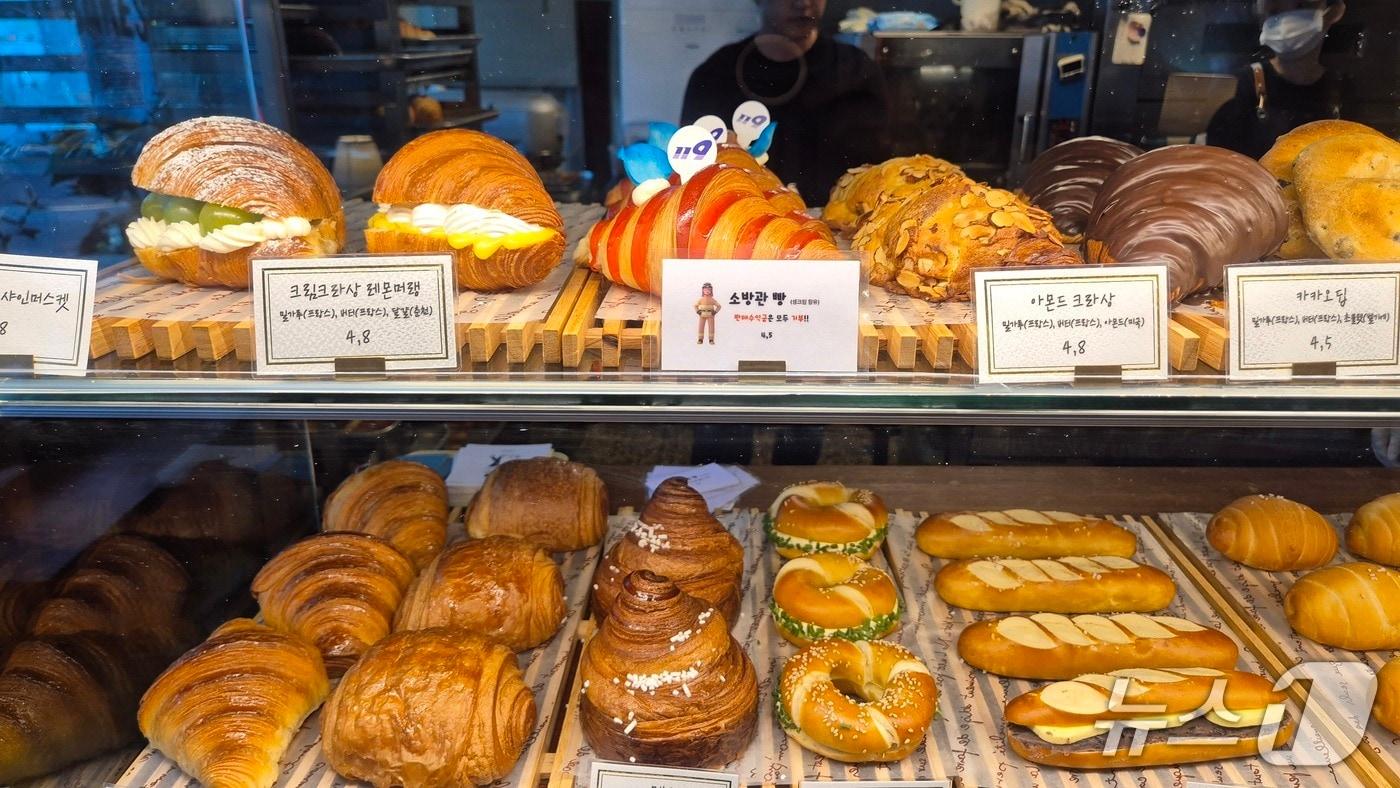 강원 춘천 유명 빵집인 &#39;자유빵집&#39;에서 판매되고 있는 &#39;소방관 빵&#39;&#40;춘천소방서 제공, 재판매 및 DB금지&#41; 