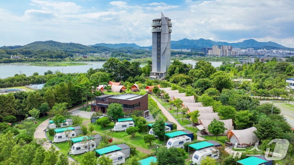 본문 이미지 - 경기 의왕시 왕송호수캠핑장 전경. (의왕시 제공. 재판매 및 DB 금지) 2025.11.5/뉴스1