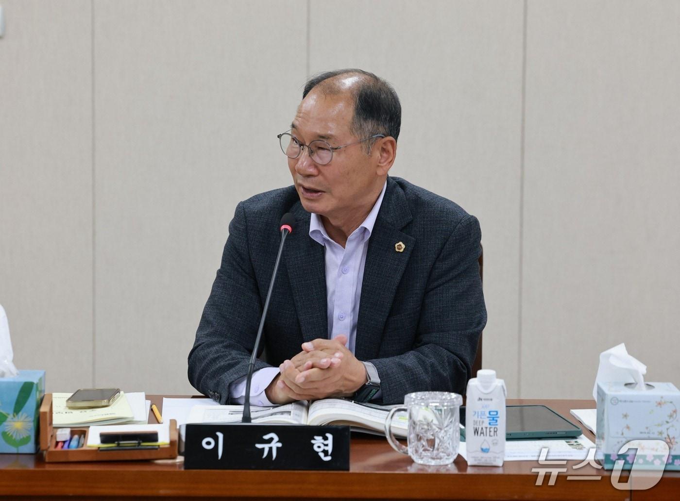 본문 이미지 - 이규현 전남도의원이 전남도 행정사무감사에서 질의하고 있다.&#40;전남도의회 제공, 재판매 및 DB금지&#41;/뉴스1 