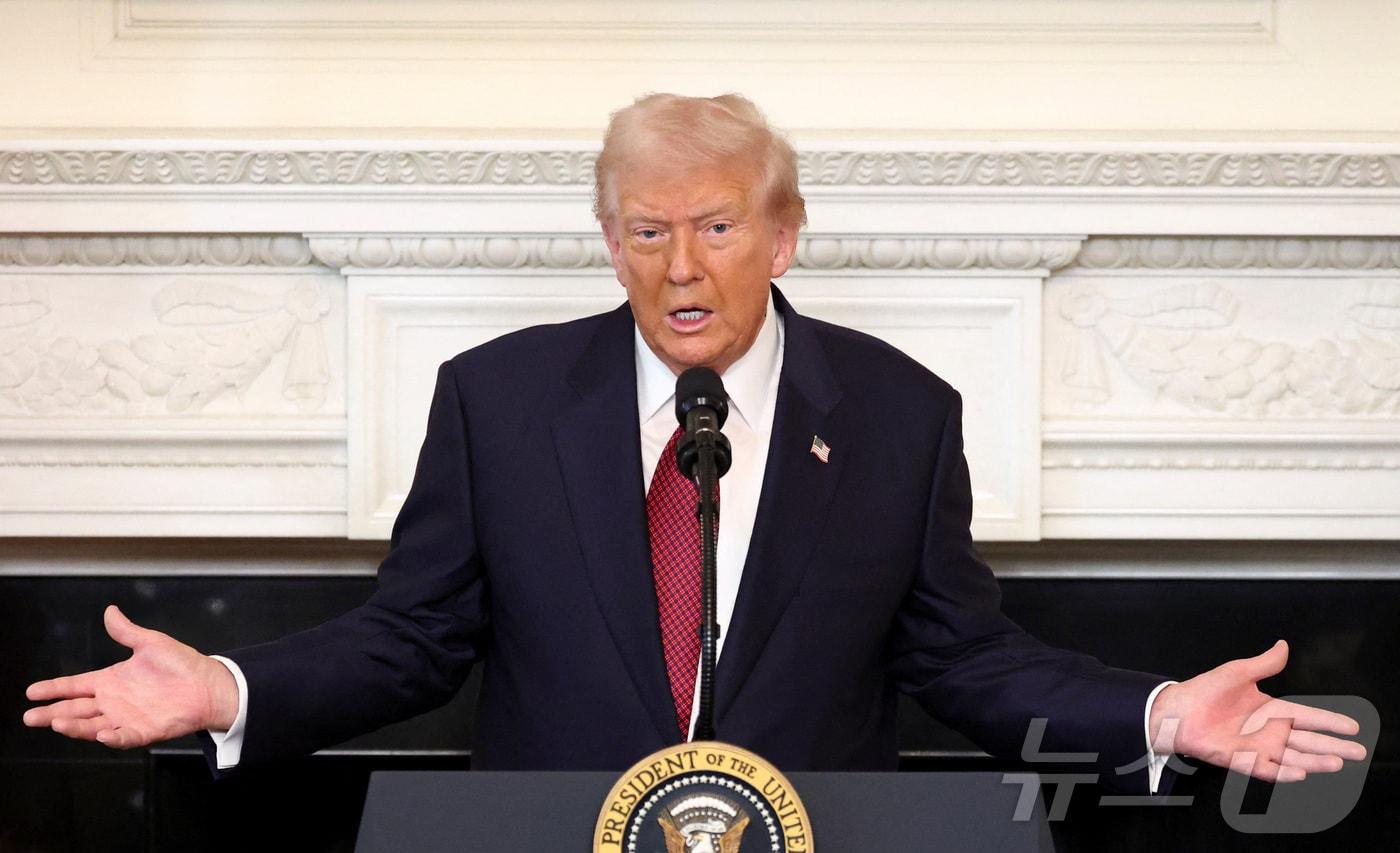 5일&#40;현지시간&#41; 미국 연방 정부 셧다운&#40;운영중단&#41;이 역대 최장인 36일째에 접어든 가운데 도널드 트럼프 미국 대통령이 워싱턴DC 백악관에서 열린 공화당 상원 의원들과의 조찬 간담회에서 연설하고 있다. 2025.11.05. ⓒ 로이터=뉴스1 ⓒ News1 류정민 특파원