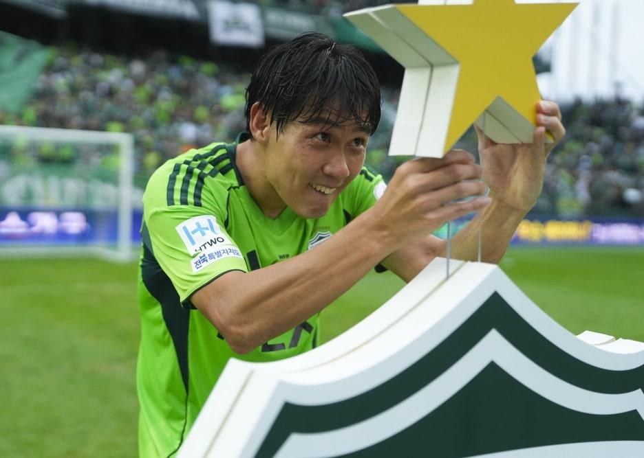 본문 이미지 -  전북 원클럽맨 최철순은 이번 시즌 끝으로 은퇴를 예고했다.&#40;전북 제공&#41;