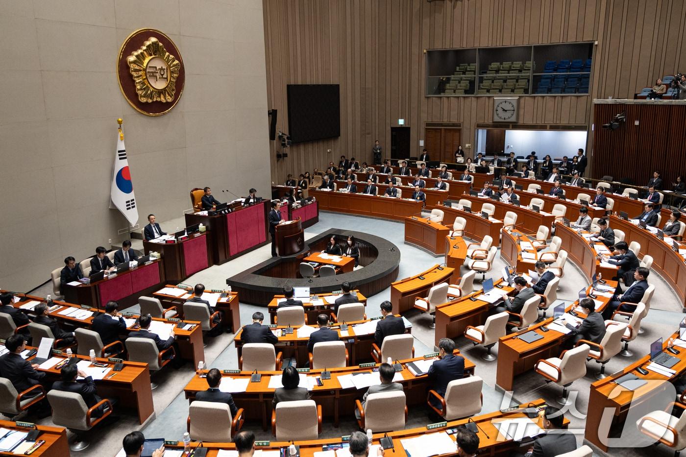 김민석 국무총리가 6일 서울 여의도 국회에서 열린 제429회국회(정기회) 예산결산특별위원회 제3차 전체회의에서 인사말하고 있다. 2025.11.6/뉴스1 ⓒ News1 이승배 기자