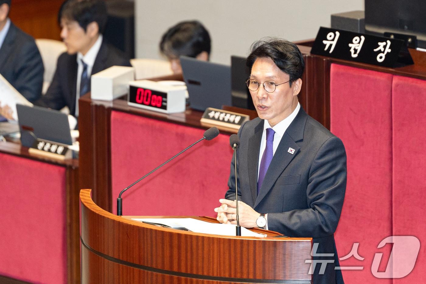 김민석 국무총리가 6일 서울 여의도 국회에서 열린 제429회국회&#40;정기회&#41; 예산결산특별위원회 제3차 전체회의에서 인사말하고 있다. 2025.11.6/뉴스1 ⓒ News1 이승배 기자