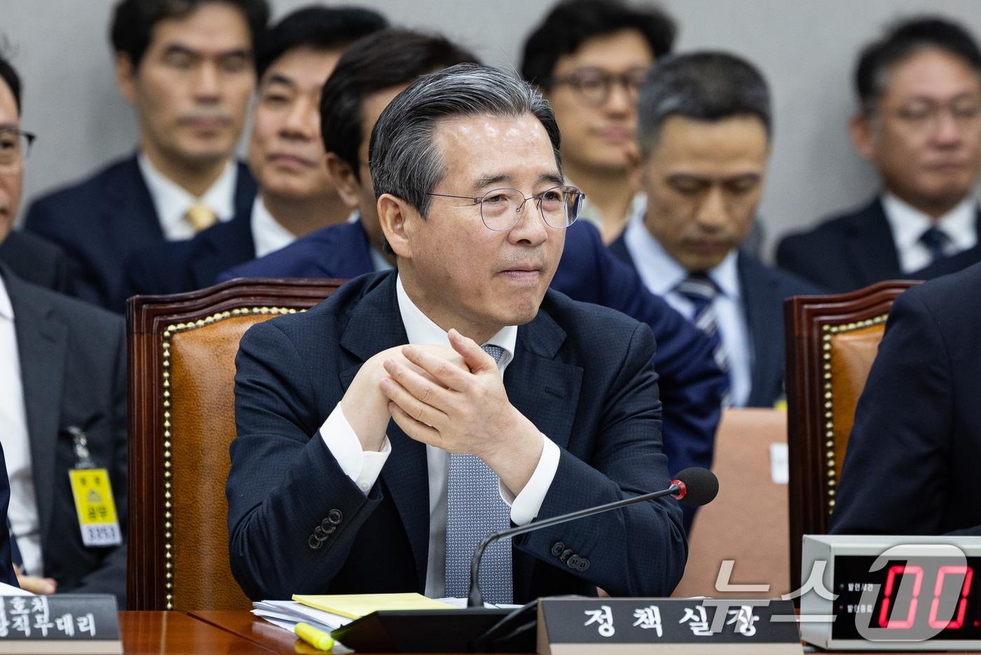 김용범 대통령비서실 정책실장이 6일 서울 여의도 국회에서 열린 국회운영위원회의 대통령비서실 등에 대한 국정감사에 출석해 자리하고 있다. 2025.11.6/뉴스1 ⓒ News1 유승관 기자