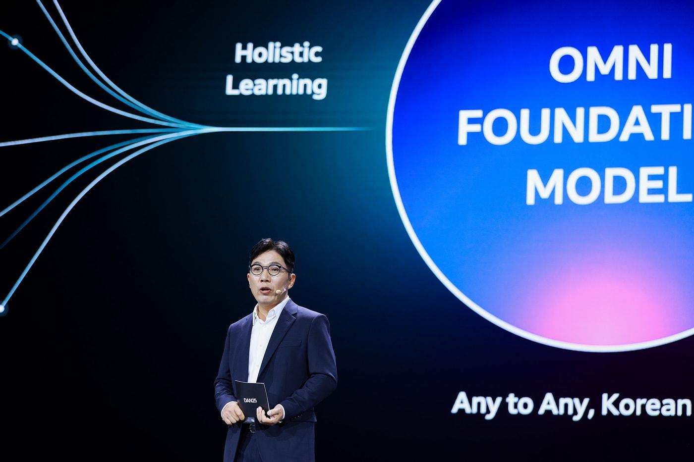 김유원 네이버클라우드 대표가 6일 서울 강남구 코엑스에서 열린 팀네이버&#40;035420&#41; 통합 콘퍼런스 &#39;단25&#39;&#40;DAN25&#41; 키노트 세션 연사로 나섰다. &#40;네이버 제공. 재판매 및 DB금지&#41;