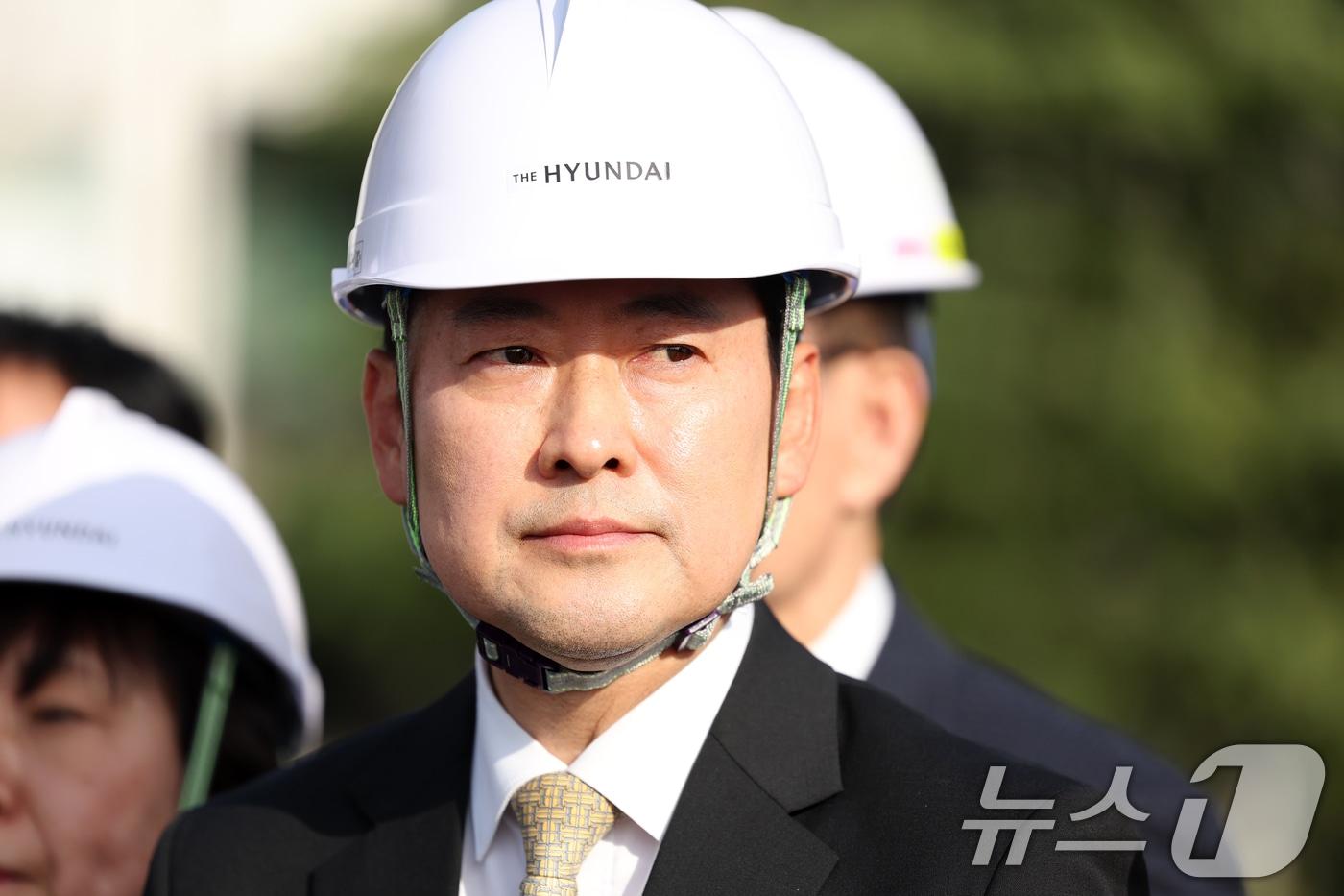 장동혁 국민의힘 대표가 6일 오후 광주 북구 임동 더현대 광주 부지를 방문해 현장을 살펴보고 있다. 2025.11.6/뉴스1 ⓒ News1 이승현 기자