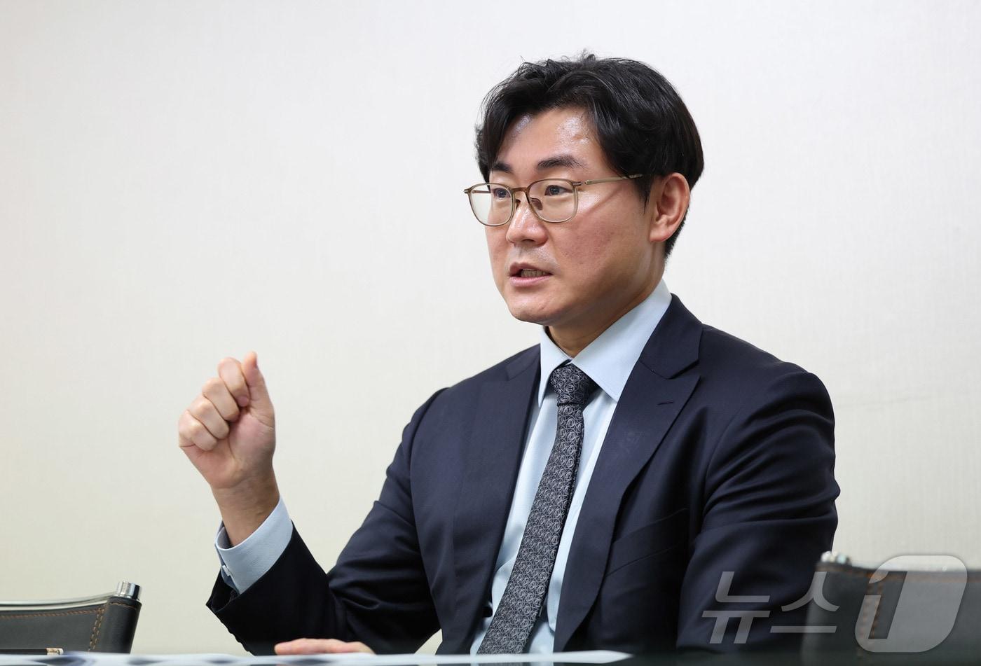 이영현 대북인터넷방송 KIS 대표가 6일 서울 서초구 법무법인 이래에서 뉴스1과 인터뷰를 하고 있다. ⓒ News1 박지혜 기자