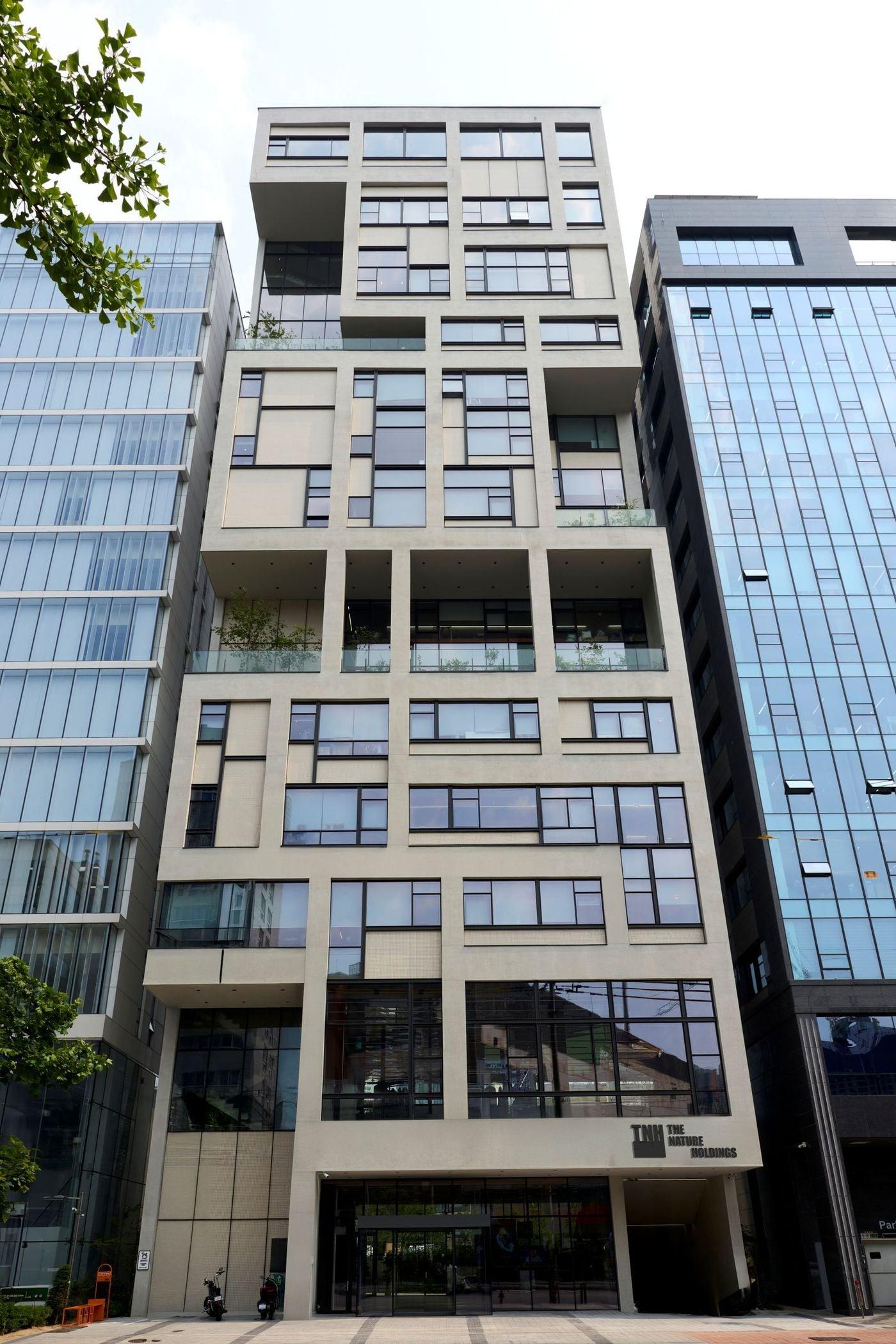 본문 이미지 - 사옥 전경.&#40;더네이쳐홀딩스제공&#41;