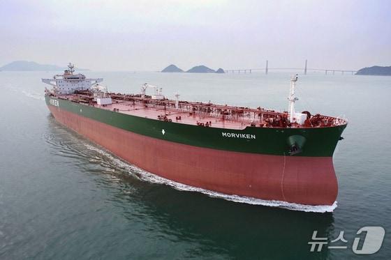 본문 이미지 - 삼성중공업이 건조한 원유운반선. &#40;삼성중공업 제공&#41;