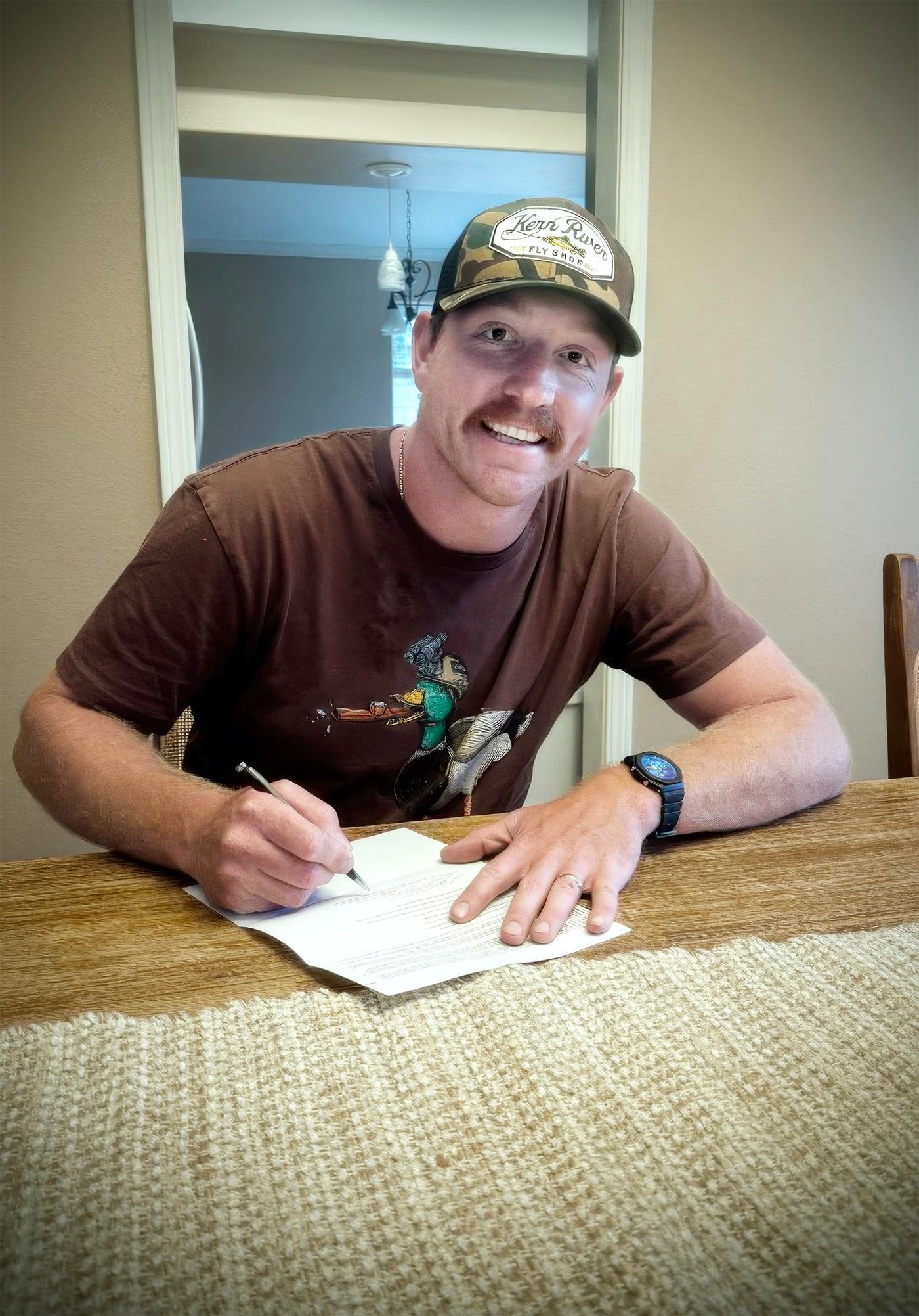 본문 이미지 - 프로야구 KT가 새 외국인 투수 맷 사우어를 영입했다.(KT 위즈 제공)