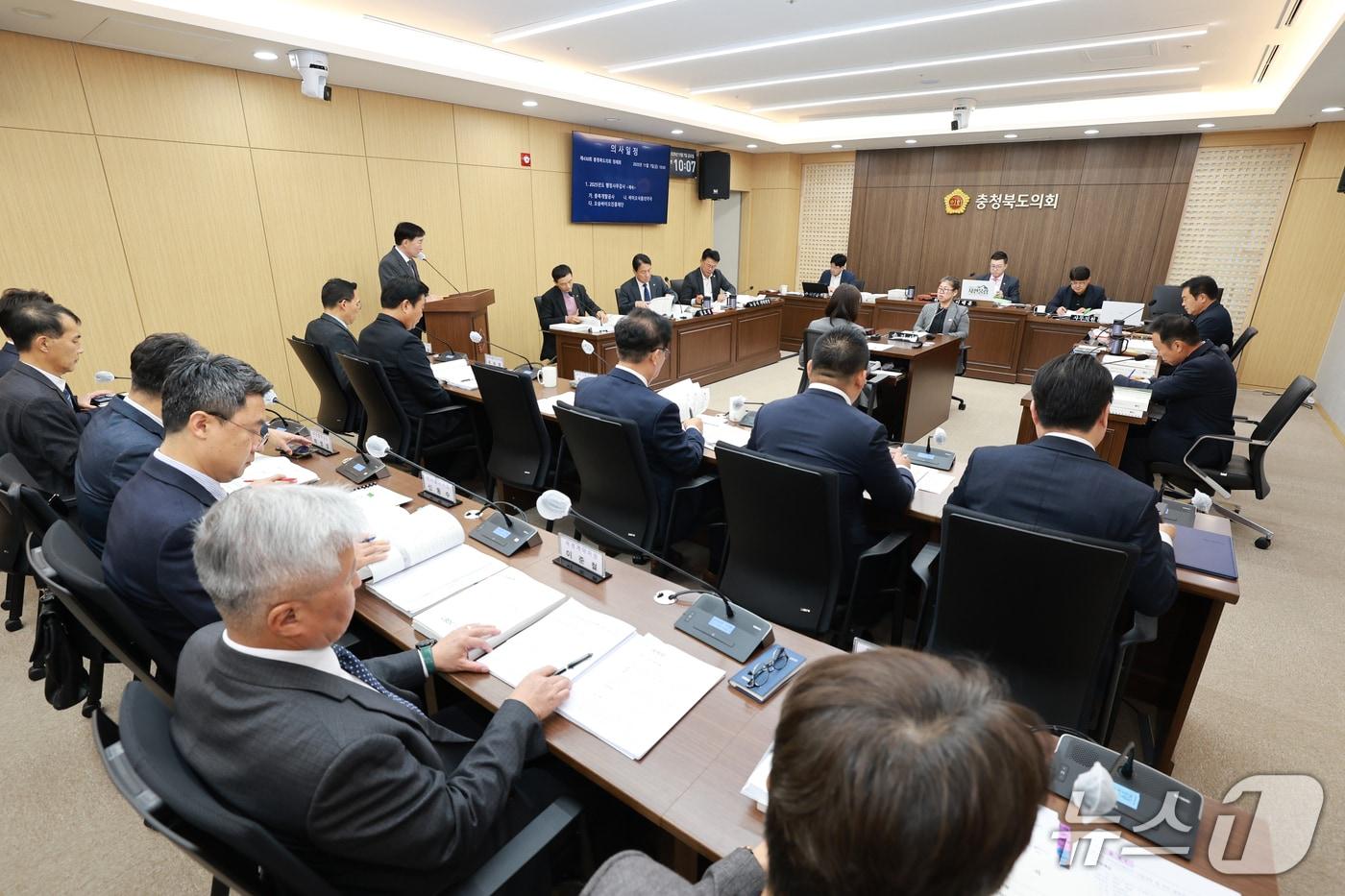 충북도의회 건설환경소방위원회 행정사무 감사&#40;도의회 제공. 재판매 및 DB금지&#41;