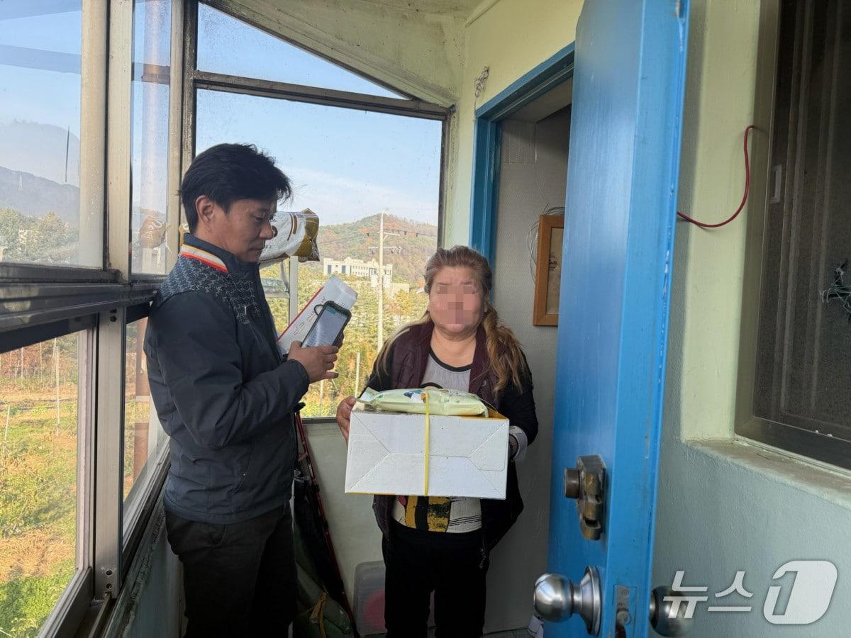 본문 이미지 - 제천시, 고독사 예방을 위해 제천우체국과 협력하고 있다. &#40;제천시 제공. 재판매 및 DB금지&#41; /뉴스1 
