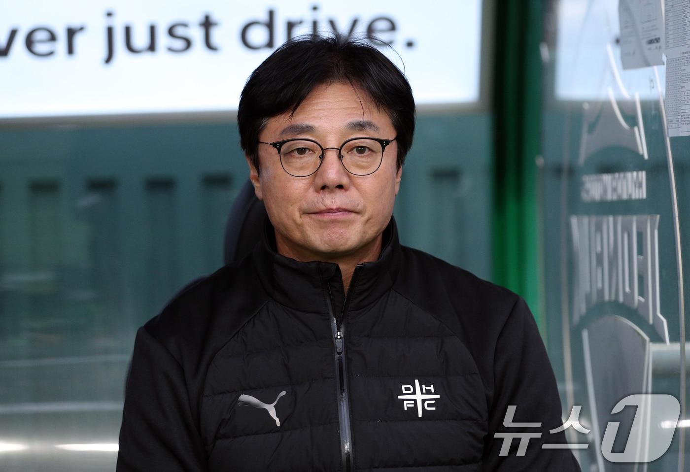 K리그 10월의 감독상을 받은 황선홍 대전하나시티즌 감독. /뉴스1 ⓒ News1 박정호 기자