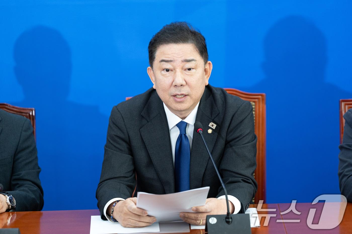 김병기 더불어민주당 원내대표가 9일 서울 여의도 국회에서 열린 기자간담회에서 모두발언하고 있다. 2025.11.9/뉴스1 ⓒ News1 이승배 기자